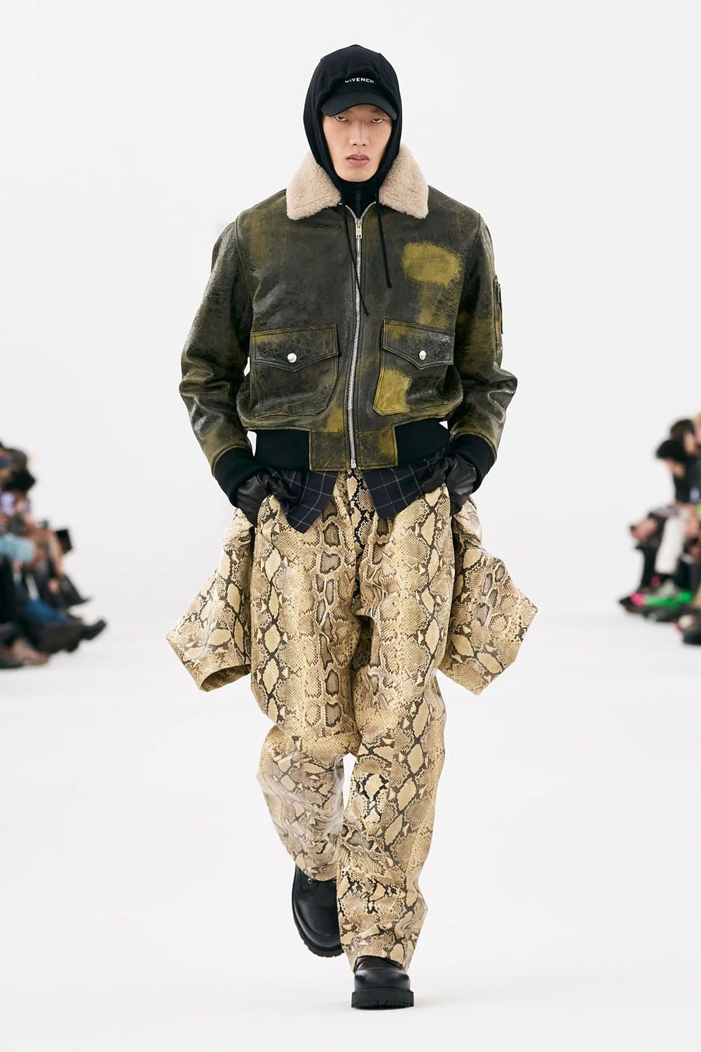 Givenchy Fall Winter 2023 2024 Menswear Runway Magazine 37