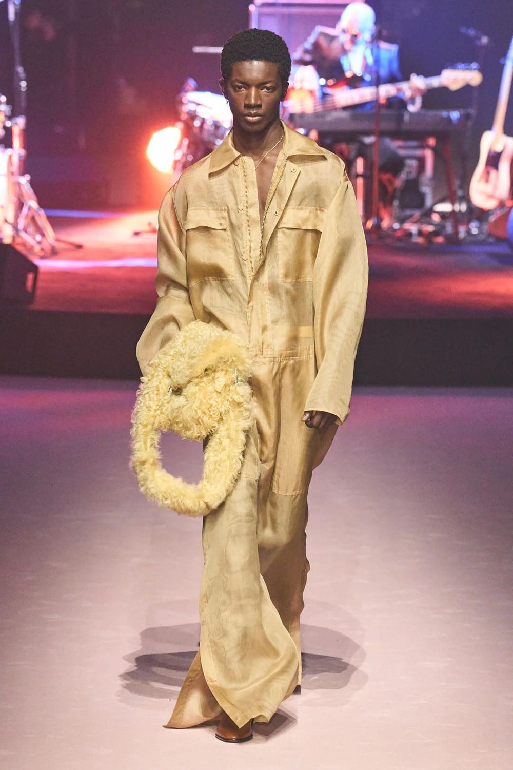 Gucci Fall Winter 2023 2024 Runway Magazine 45