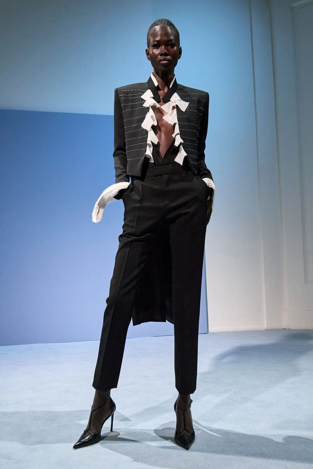 Jean Paul Gaultier 高级定制春夏 2023 海德尔阿克曼 Runway 2杂志