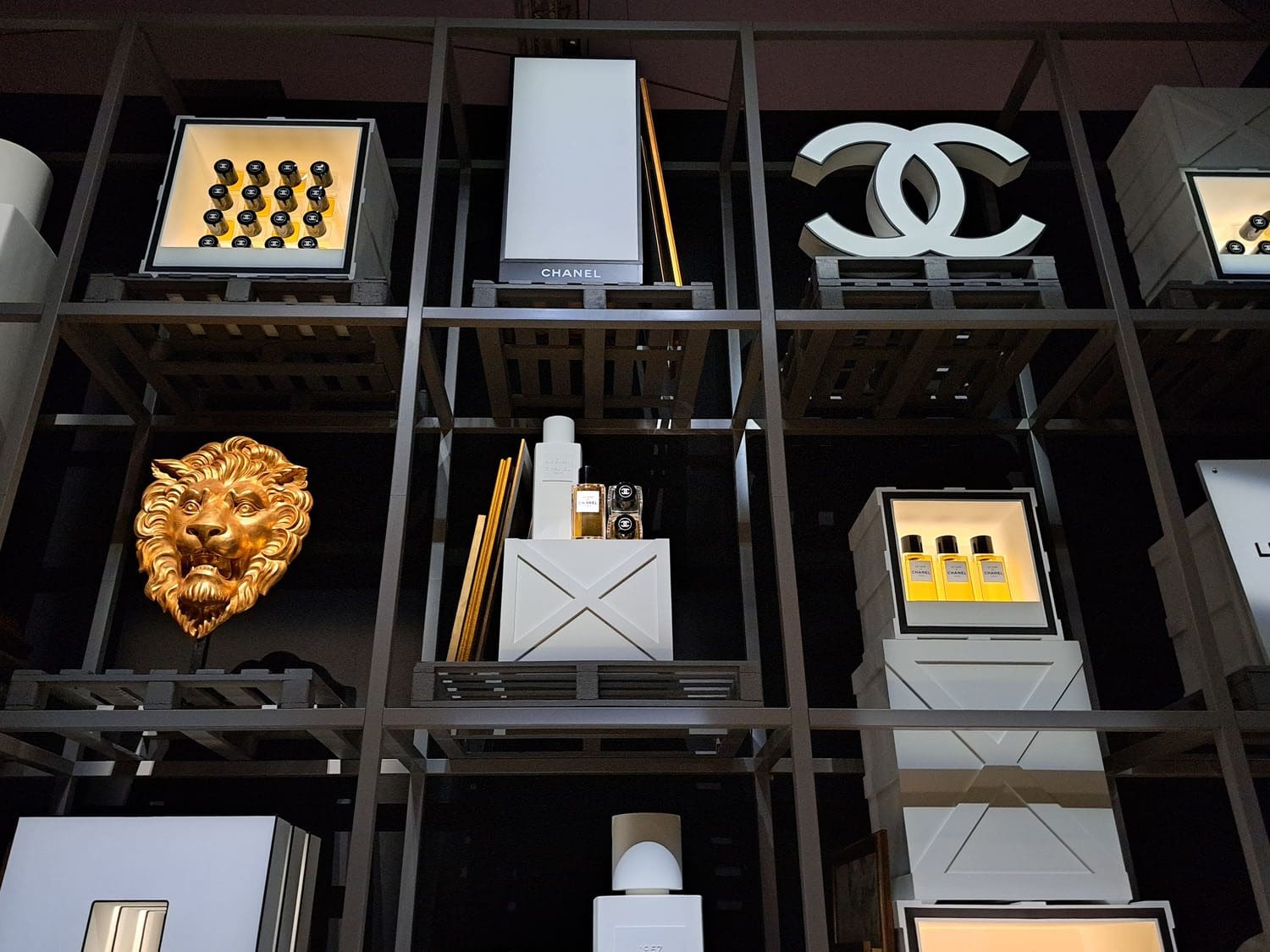 Exposition immersive Le Grand Numero de Chanel par RUNWAY CHARGEUR 27