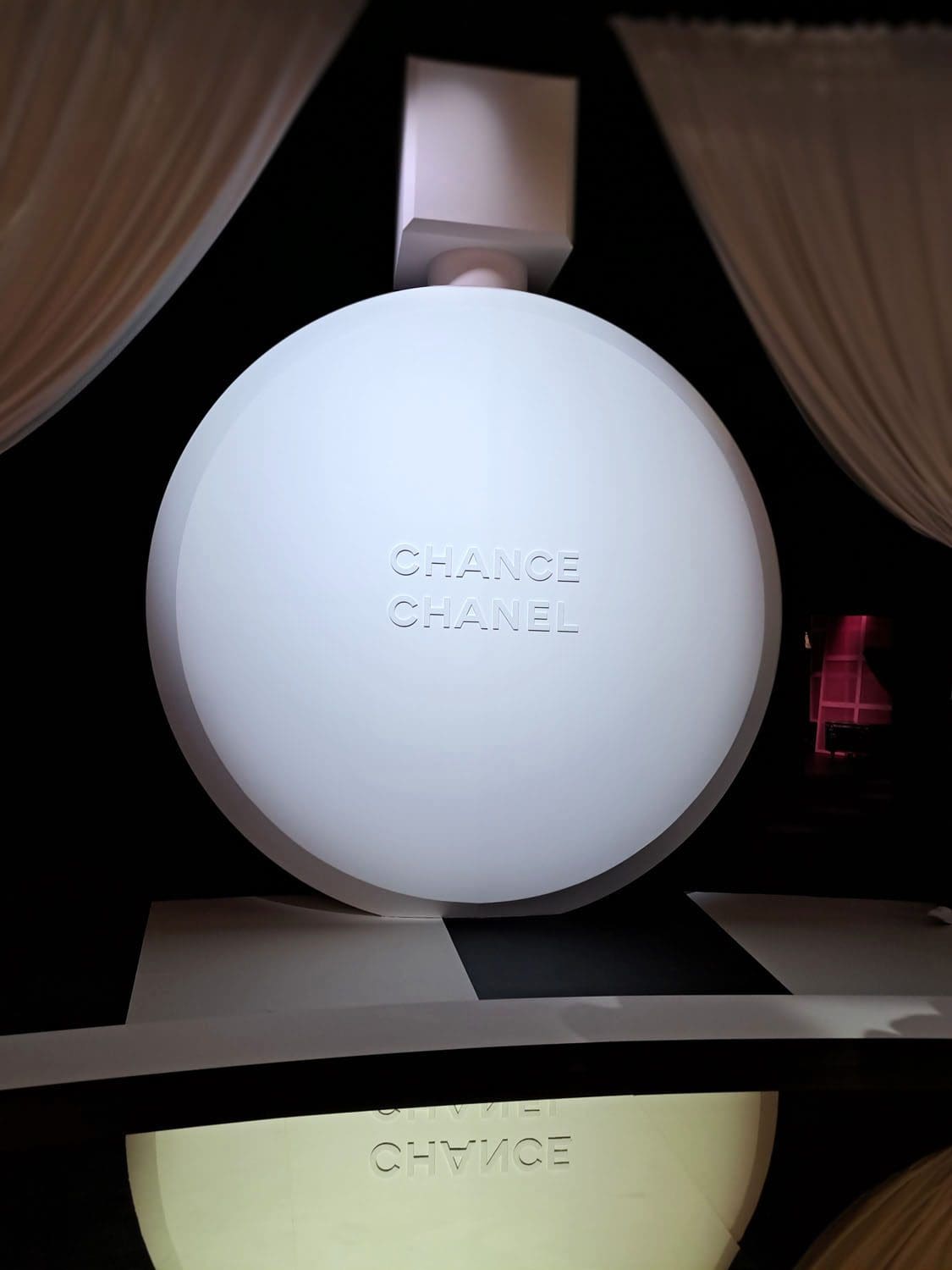Exposition immersive Le Grand Numero de Chanel par RUNWAY CHARGEUR 3