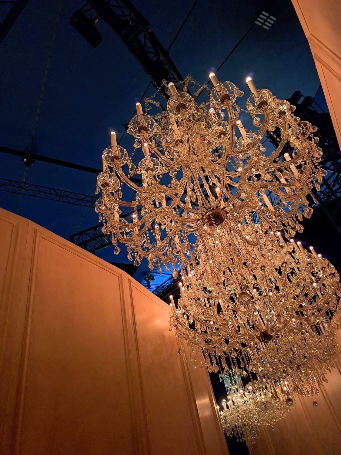 Exposition immersive Le Grand Numero de Chanel par RUNWAY CHARGEUR 33