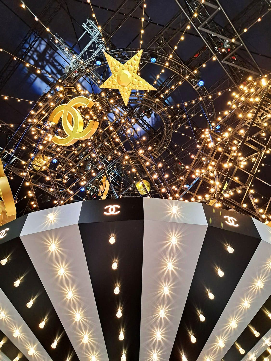 Exposition immersive Le Grand Numero de Chanel par RUNWAY CHARGEUR 53