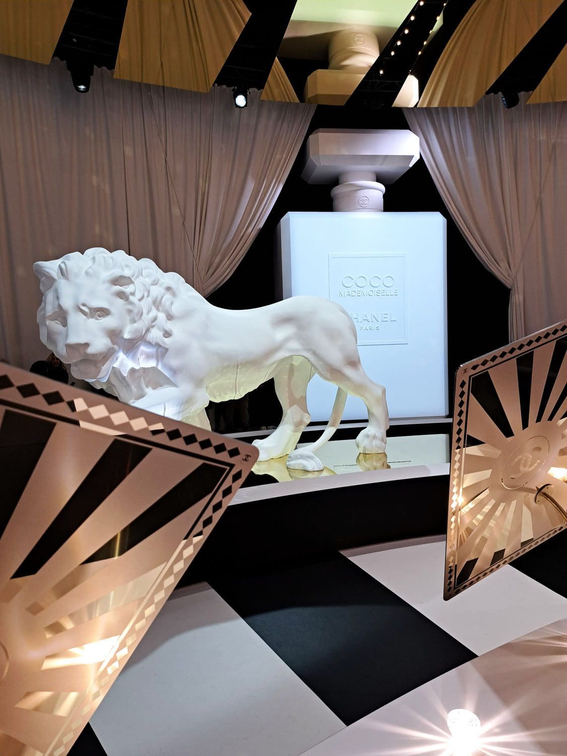 Exposition immersive Le Grand Numero de Chanel par RUNWAY CHARGEUR 57