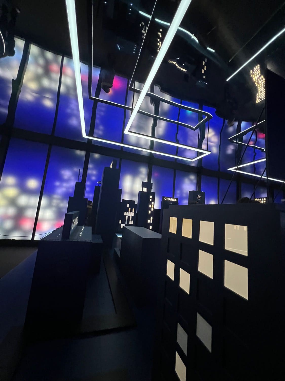 Exposition immersive Le Grand Numero de Chanel par RUNWAY CHARGEUR 72