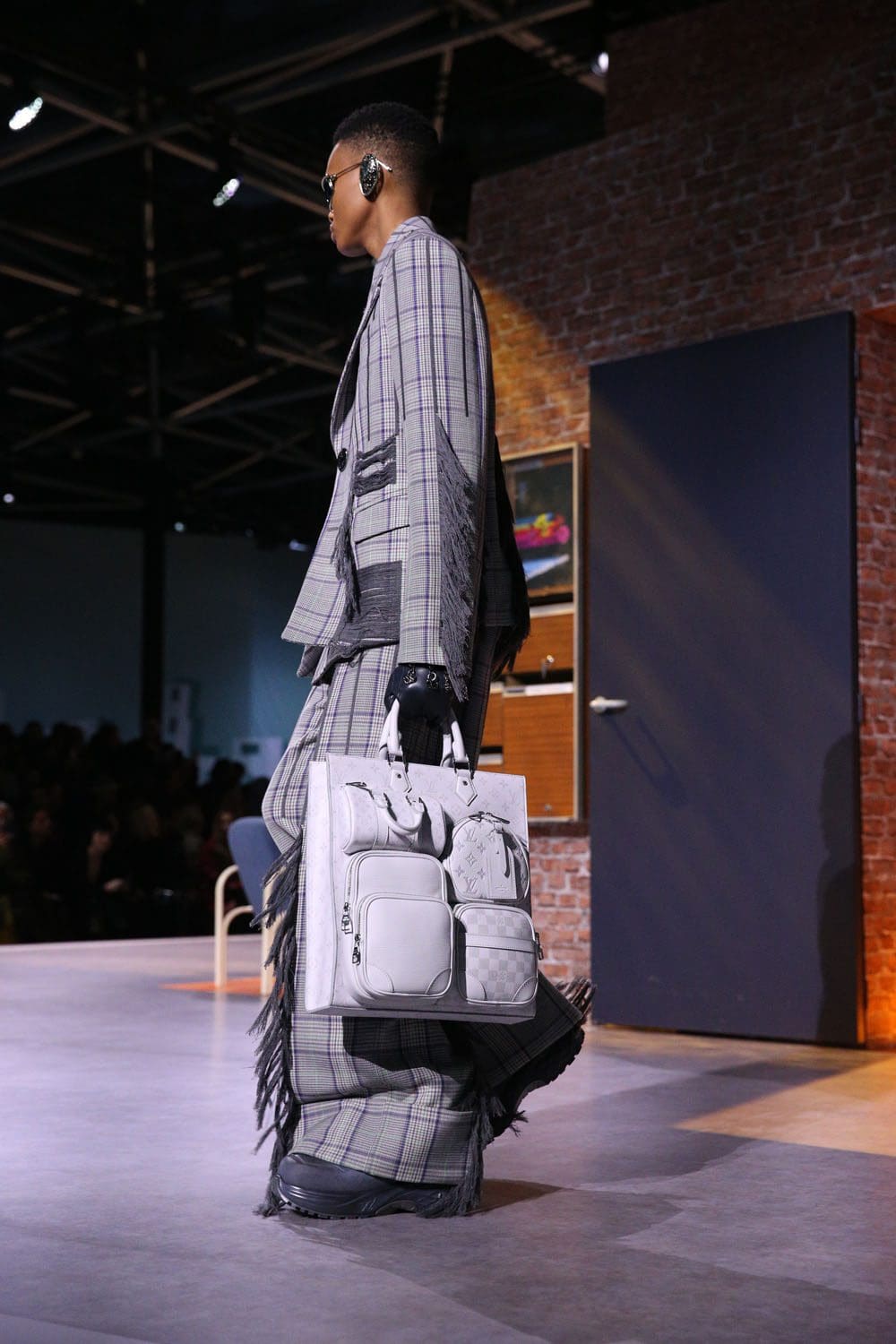 路易威登秋冬系列 2023 2024 男装特写细节 Runway 18杂志
