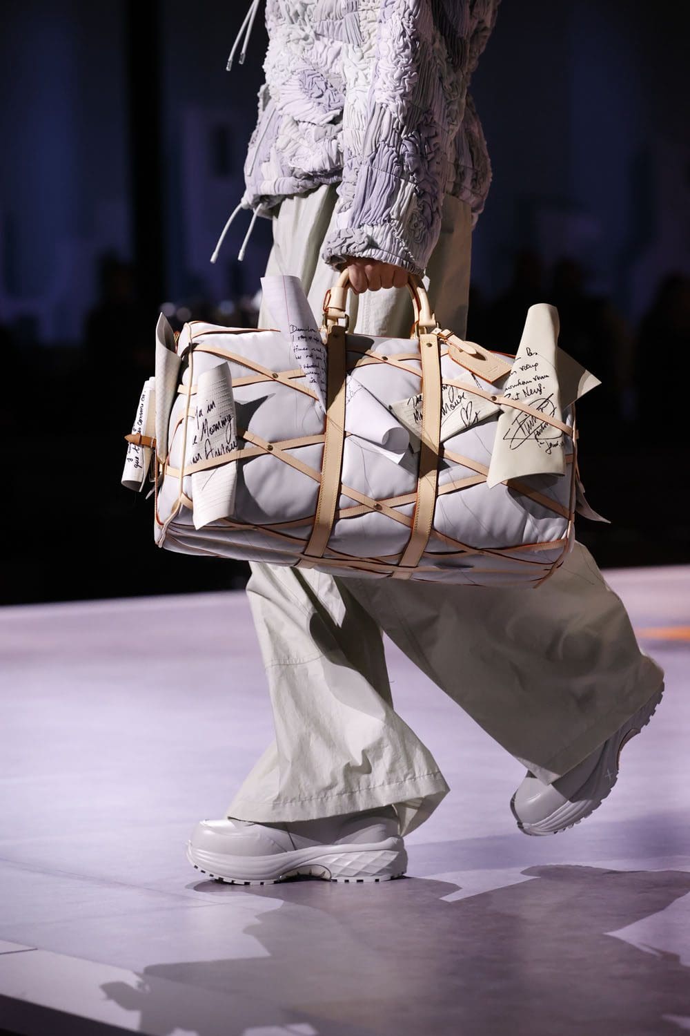 路易威登秋冬系列 2023 2024 男装特写细节 Runway 48杂志