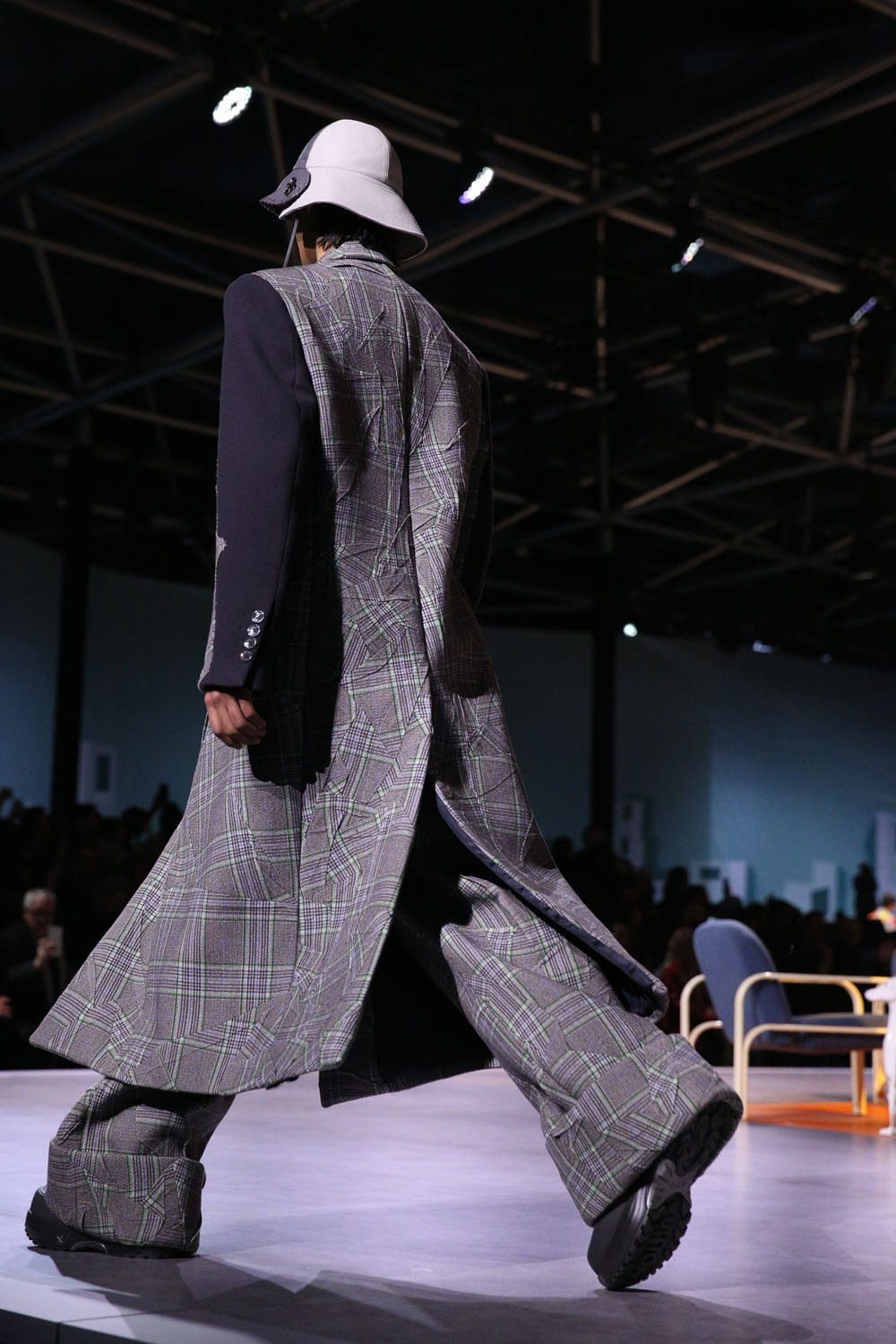 路易威登秋冬系列 2023 2024 男装特写细节 Runway 杂志 6 1