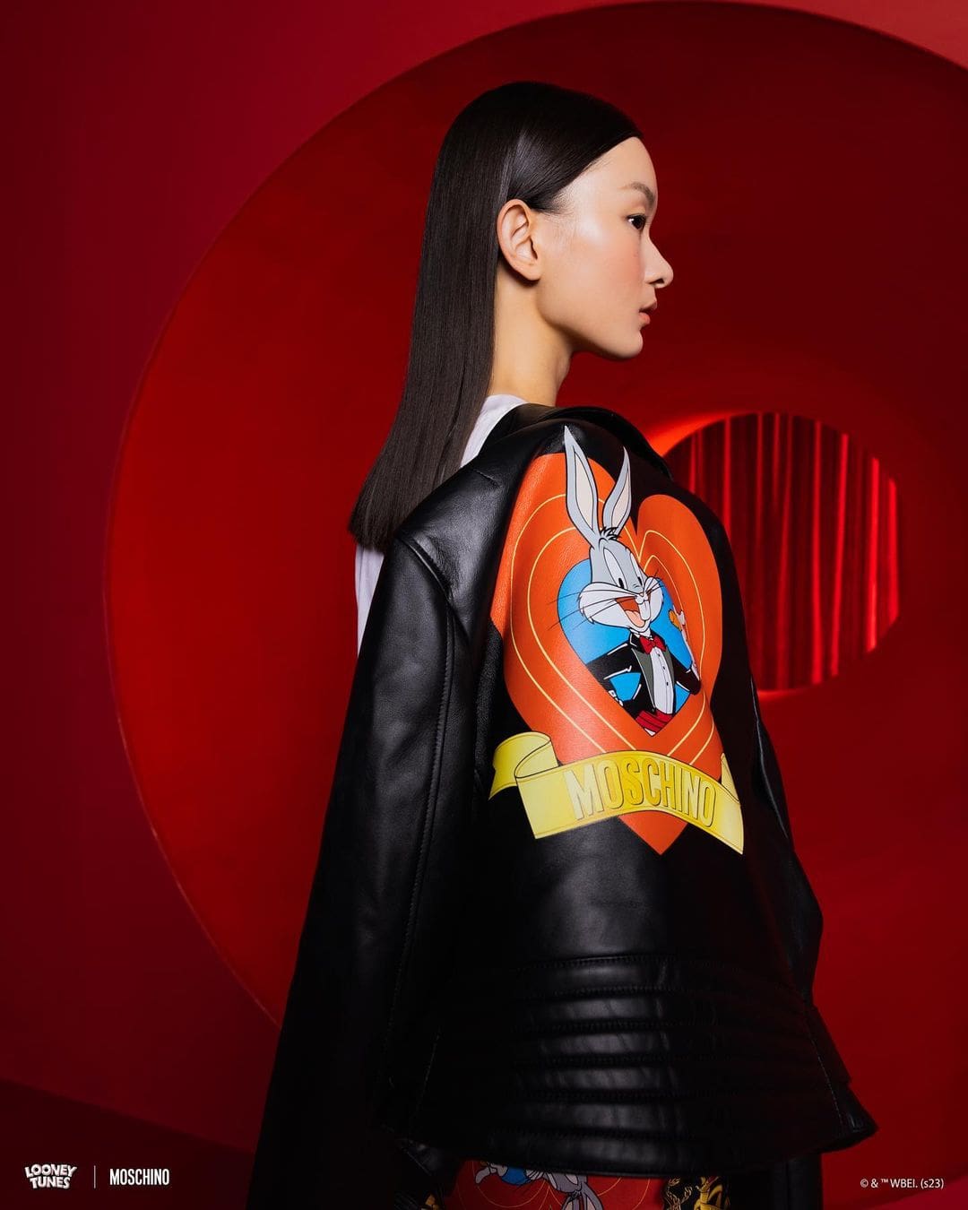 Moschino Bugs Bunny colección cápsula Runway Magazine 12