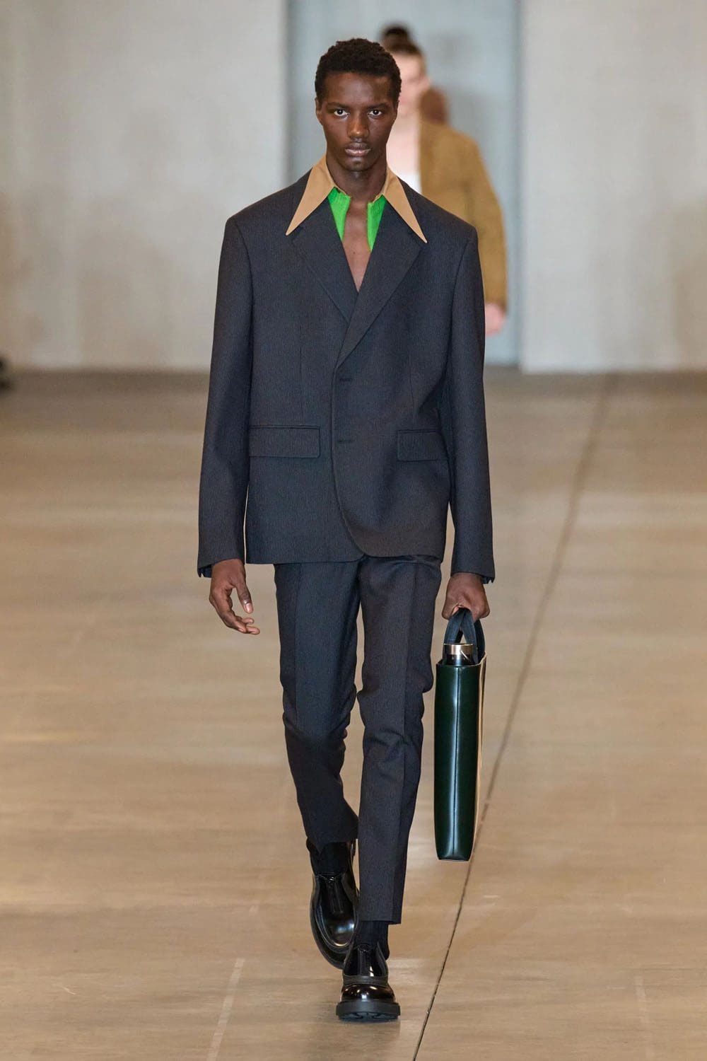 Prada Otoño Invierno 2023 2024 Ropa de Caballero Runway Magazine 12