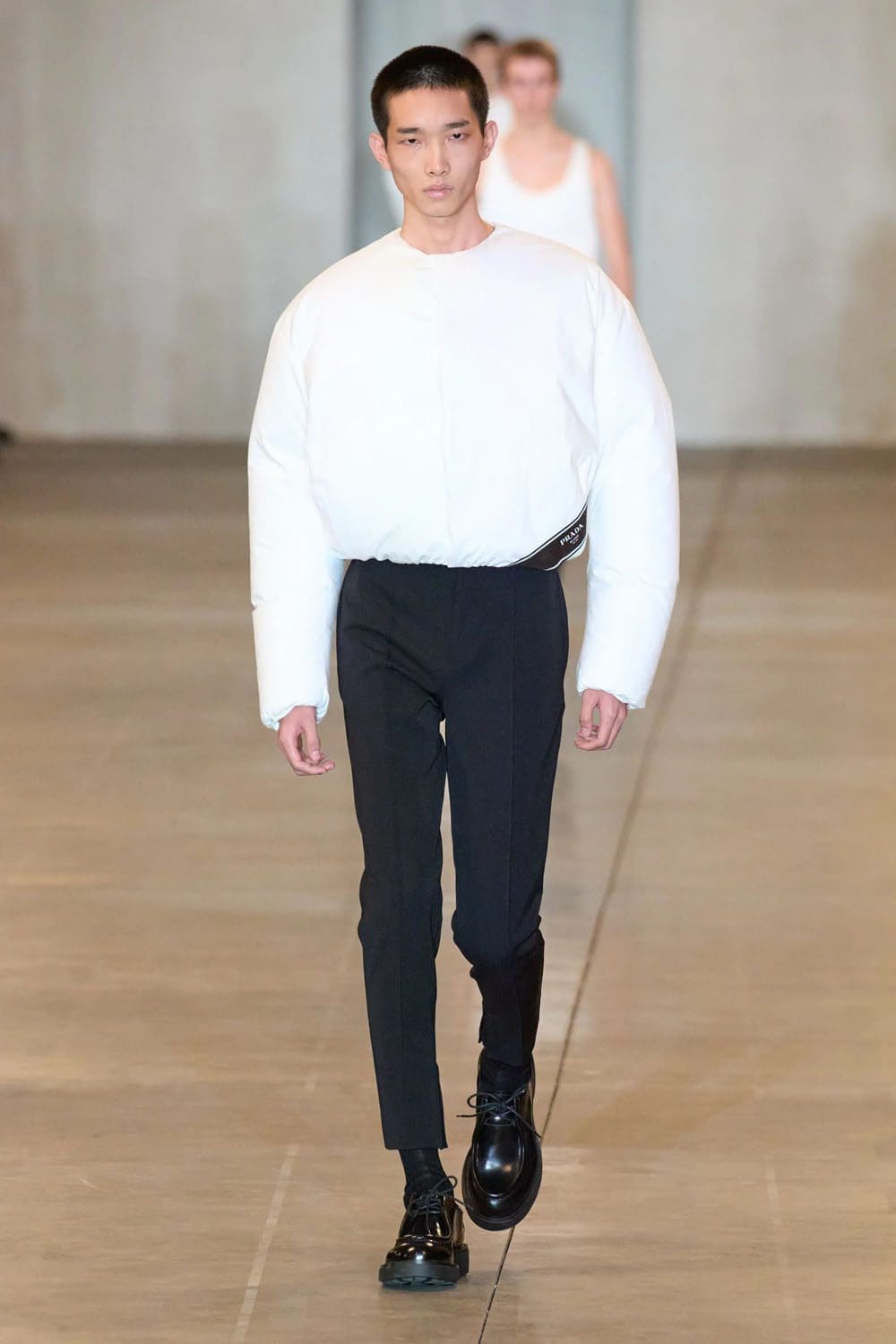 Prada Otoño Invierno 2023 2024 Ropa de Caballero Runway Magazine 15