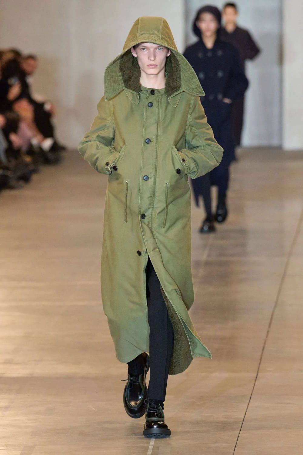 Prada Otoño Invierno 2023 2024 Ropa de Caballero Runway Magazine 20