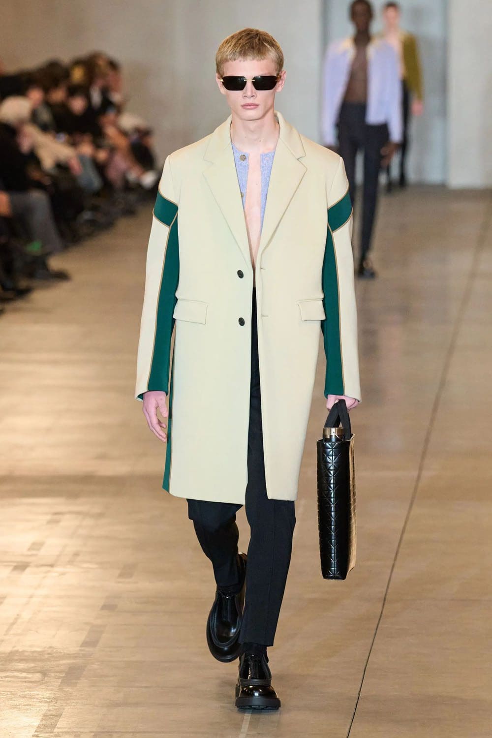 Prada Otoño Invierno 2023 2024 Ropa de Caballero Runway Magazine 40