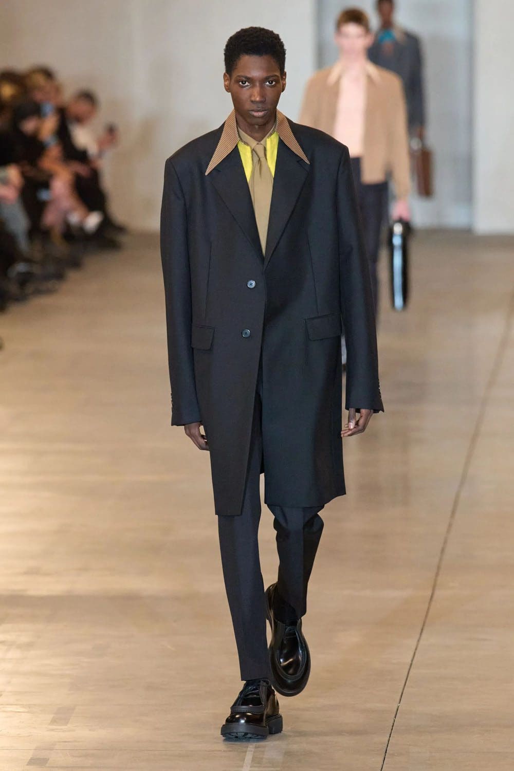 Prada Otoño Invierno 2023 2024 Ropa de Caballero Runway Magazine 9