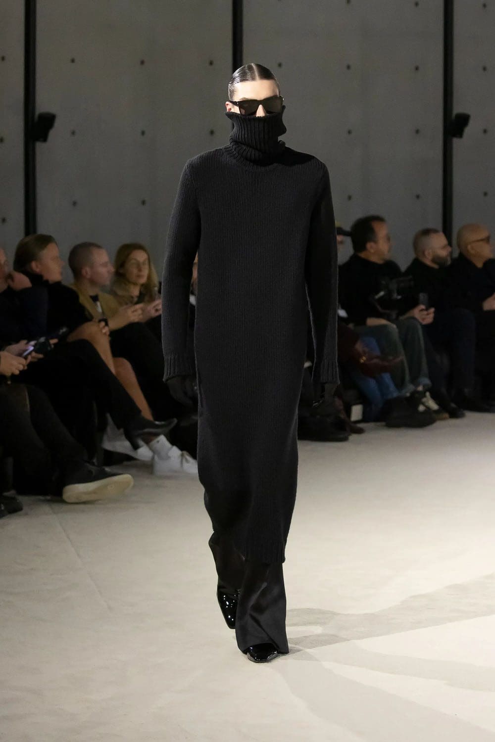 Saint Laurent Automne Hiver 2023 2024 Vêtements pour hommes Runway Magazine 11