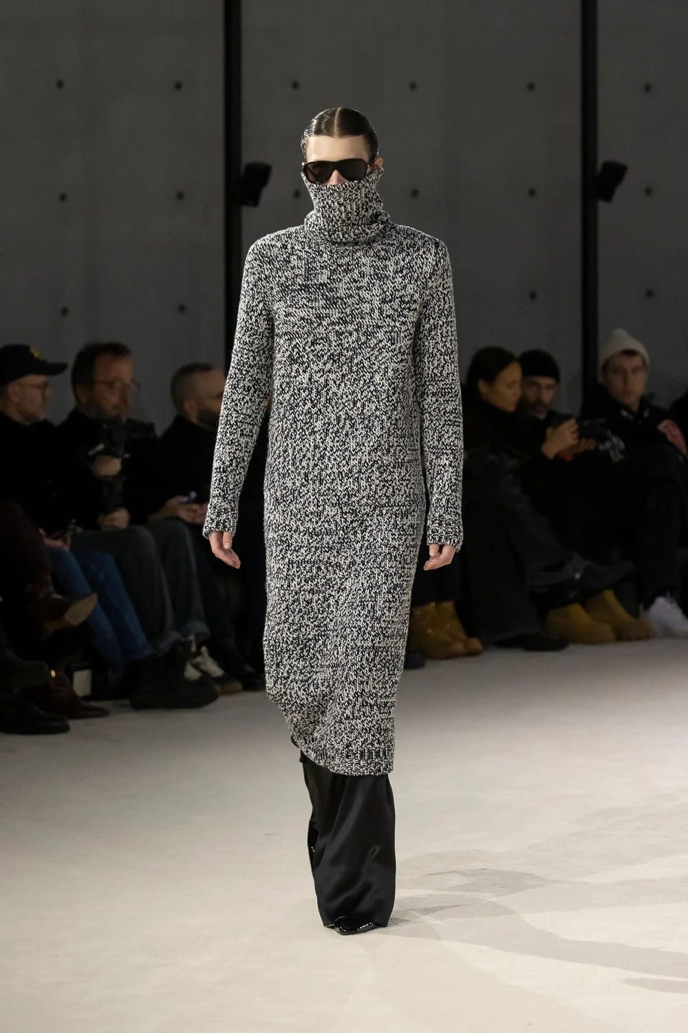 Saint Laurent Automne Hiver 2023 2024 Vêtements pour hommes Runway Magazine 32