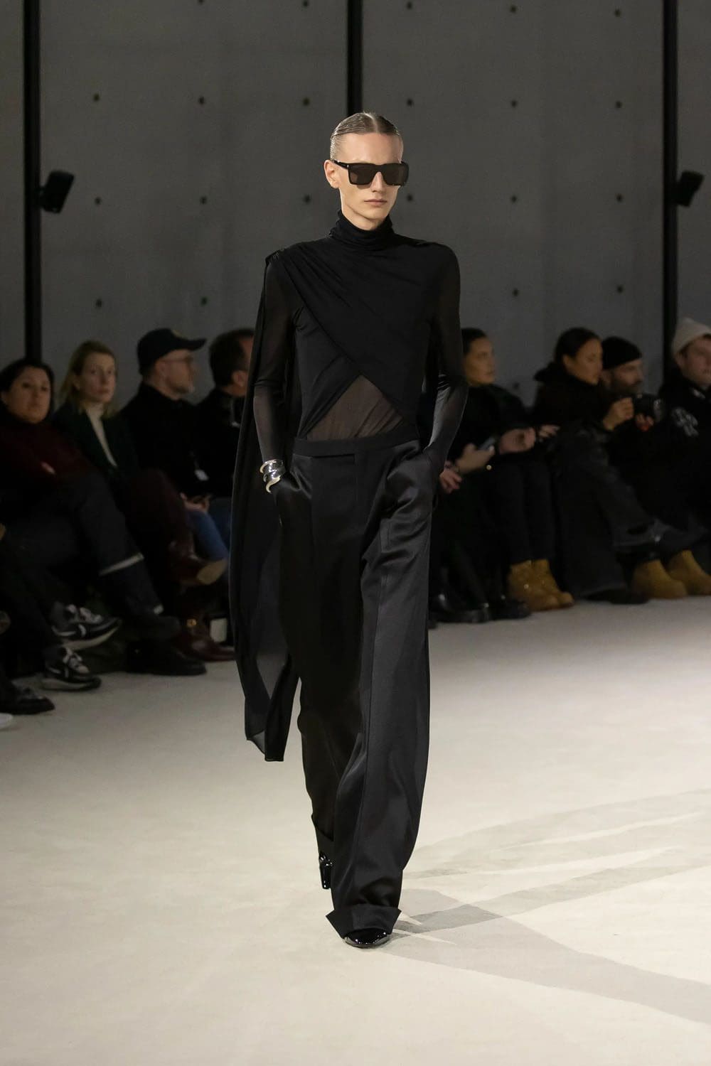 Saint Laurent Automne Hiver 2023 2024 Vêtements pour hommes Runway Magazine 40