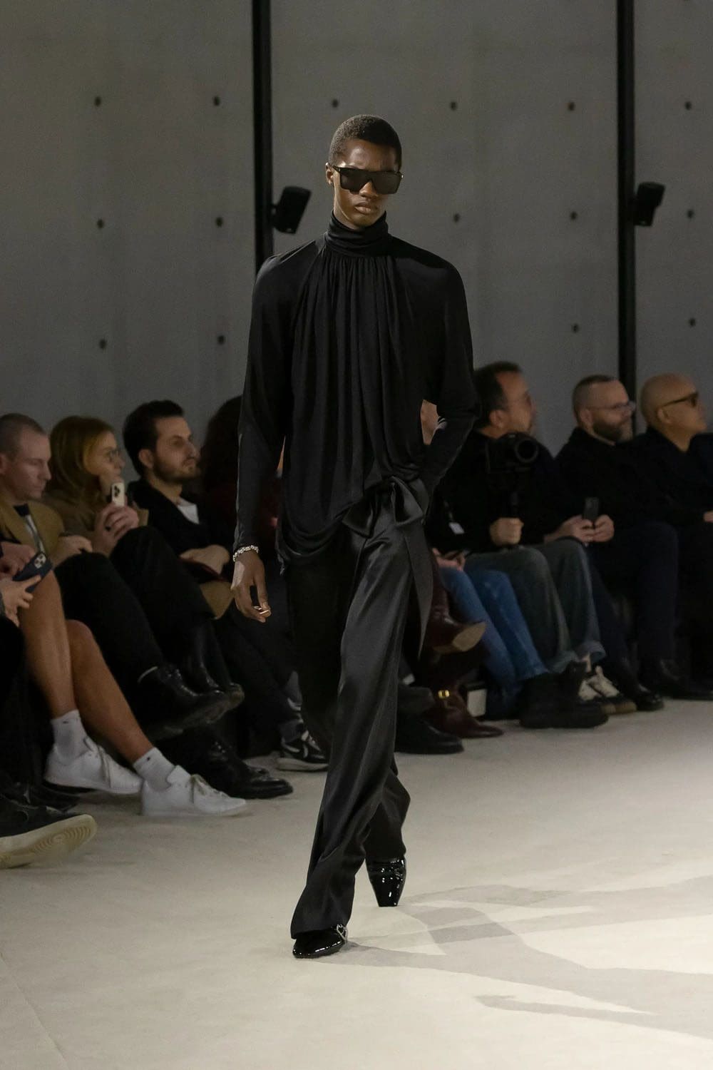 Saint Laurent Automne Hiver 2023 2024 Vêtements pour hommes Runway Magazine 41