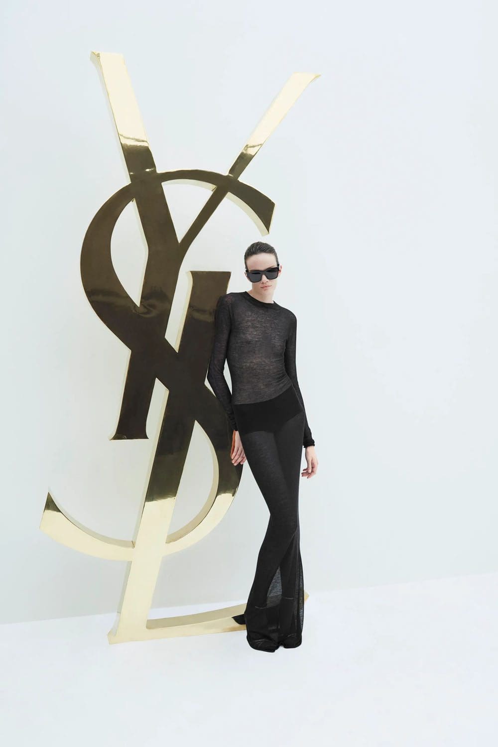 Complejo turístico Saint Laurent 2023 Runway Magazine 30