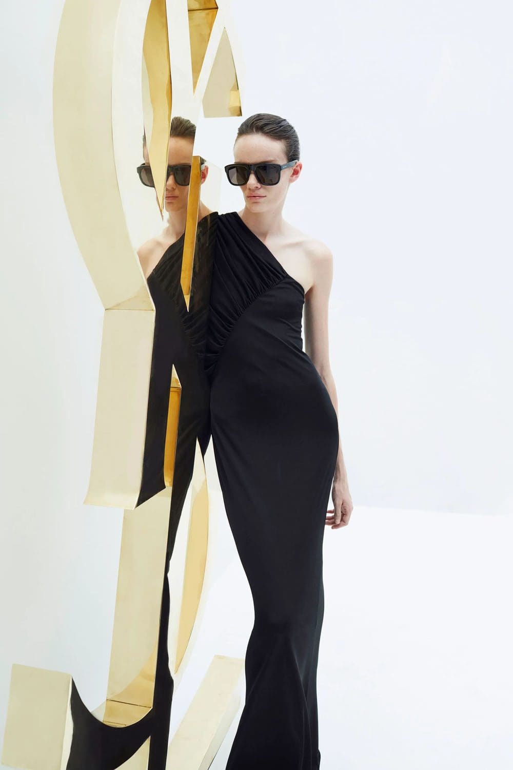 Complejo turístico Saint Laurent 2023 Runway Magazine 45