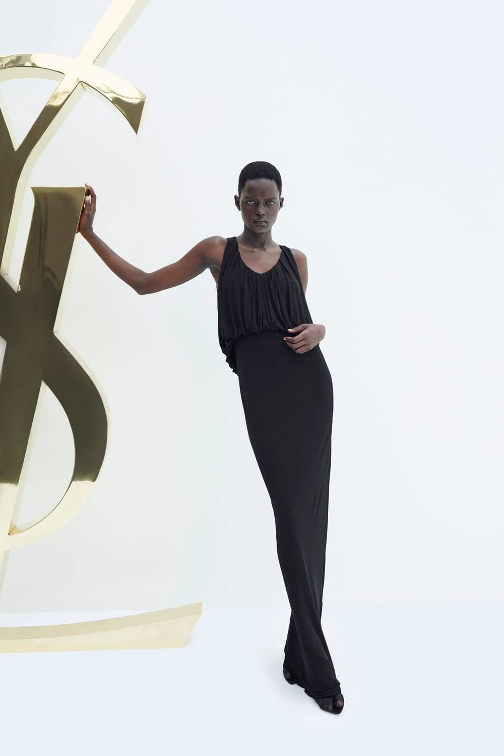 Complejo turístico Saint Laurent 2023 Runway Magazine 55
