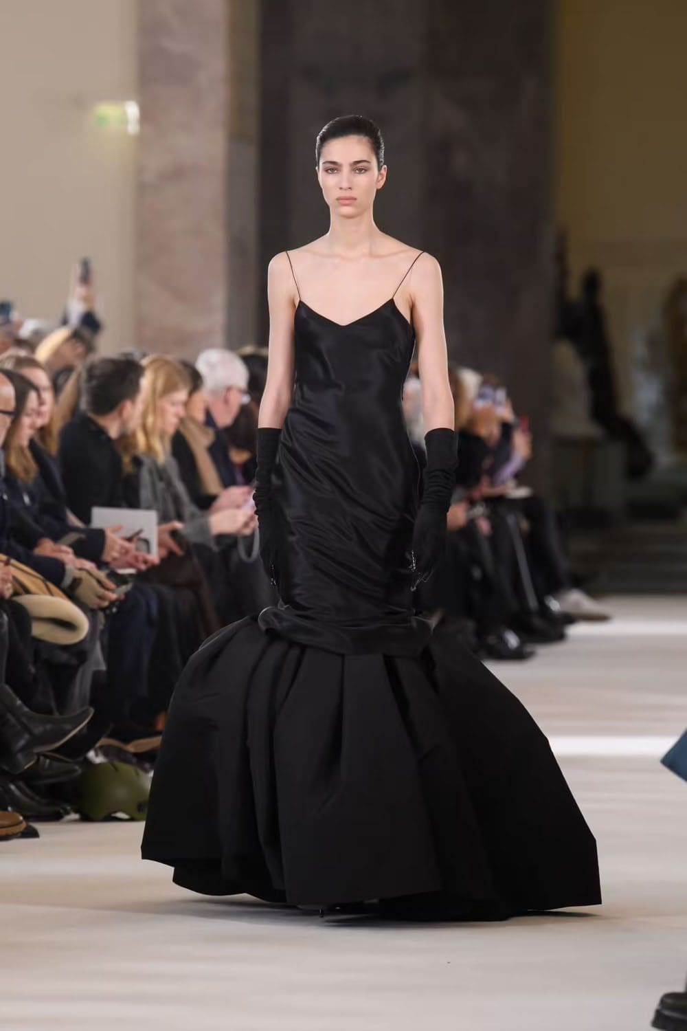 Schiaparelli Taxidermie Haute Couture Printemps Été 2023 Runway Revue 11 1