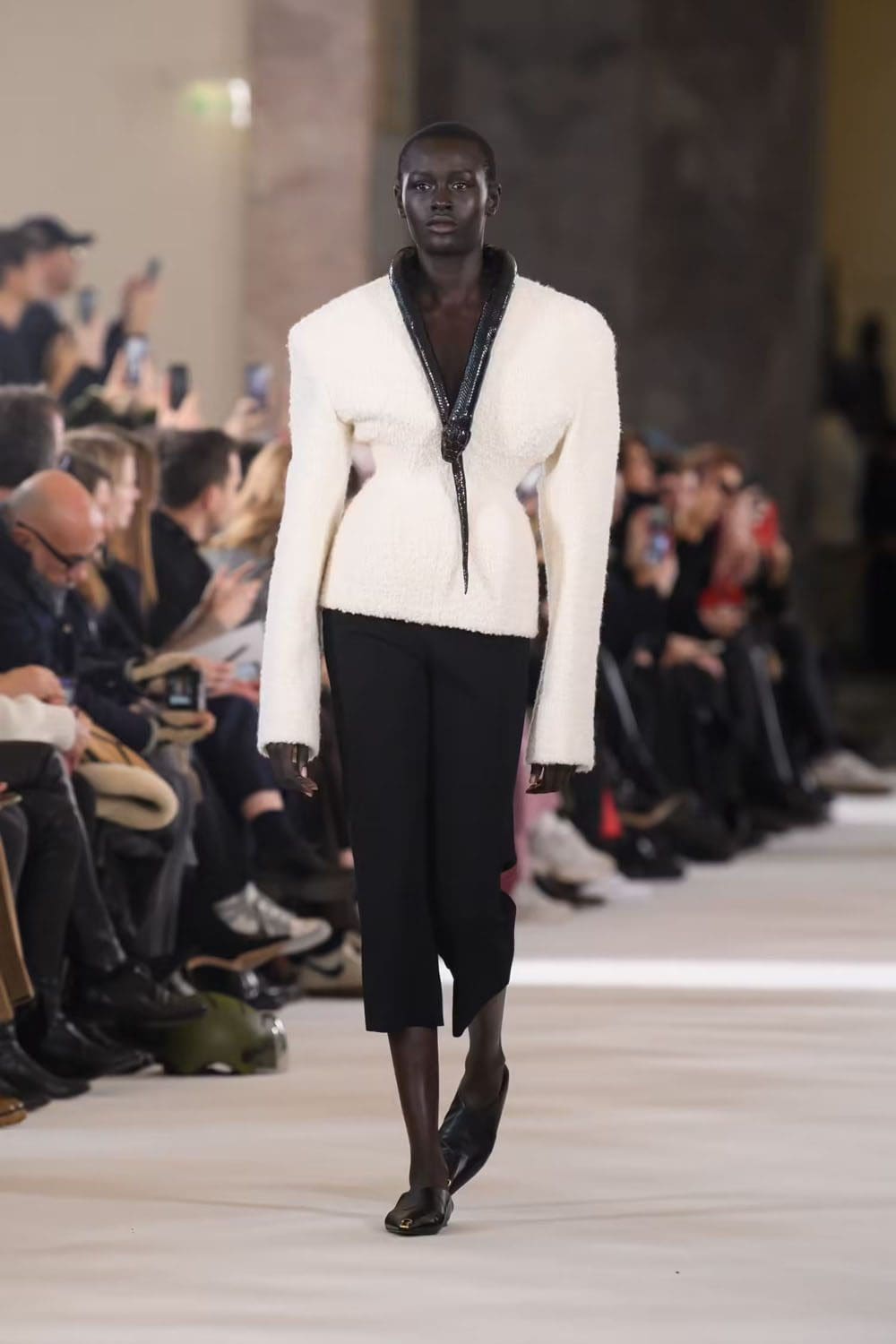 Schiaparelli Taxidermie Haute Couture Printemps Été 2023 Runway Revue 14 1