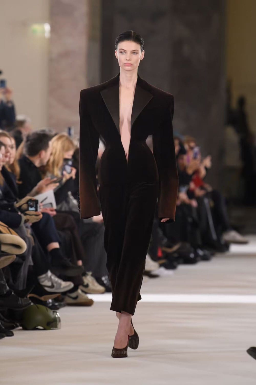 Schiaparelli Taxidermie Haute Couture Printemps Été 2023 Runway Revue 2 1