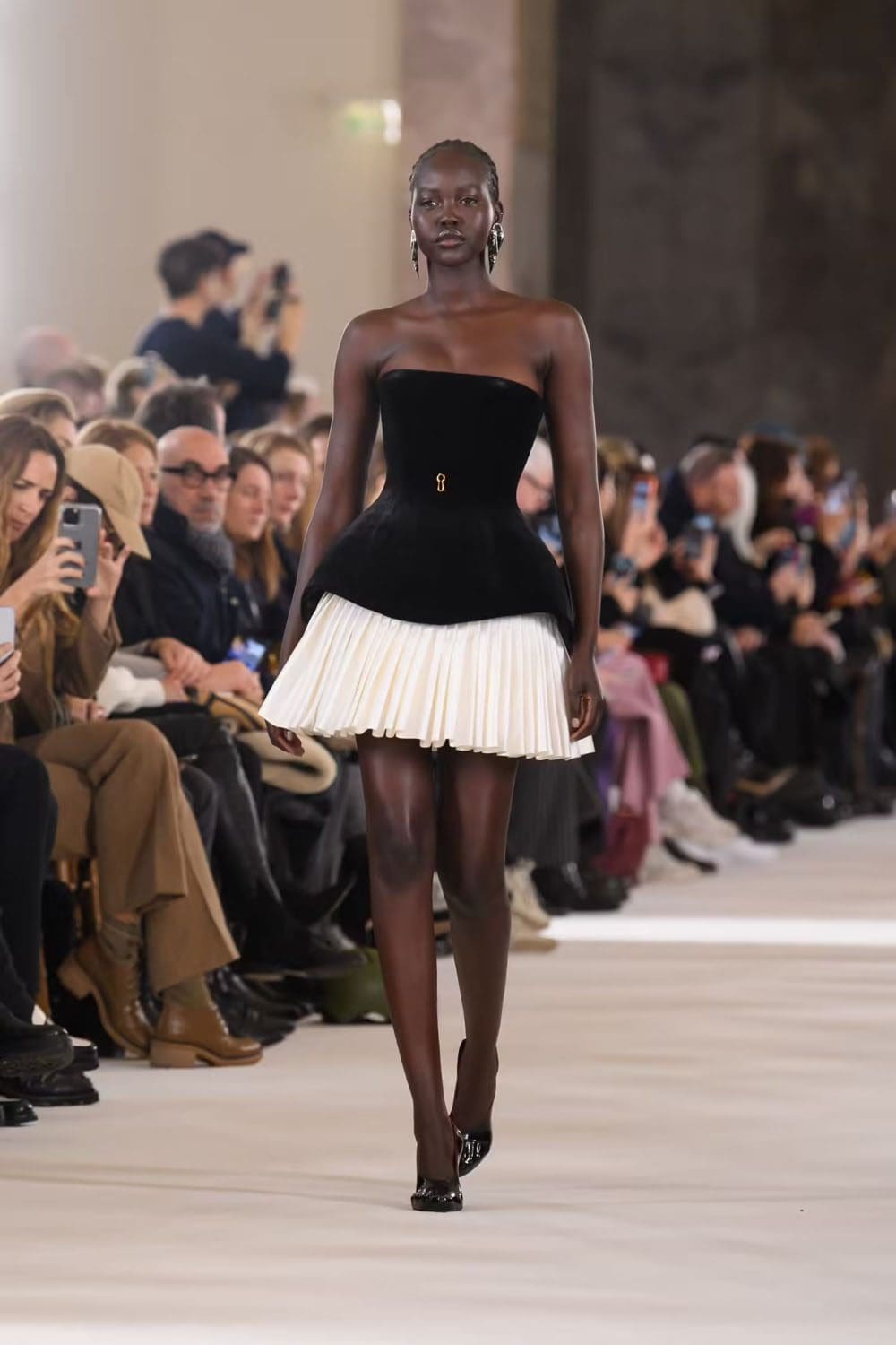 Schiaparelli Taxidermie Haute Couture Printemps Été 2023 Runway Magazine 20