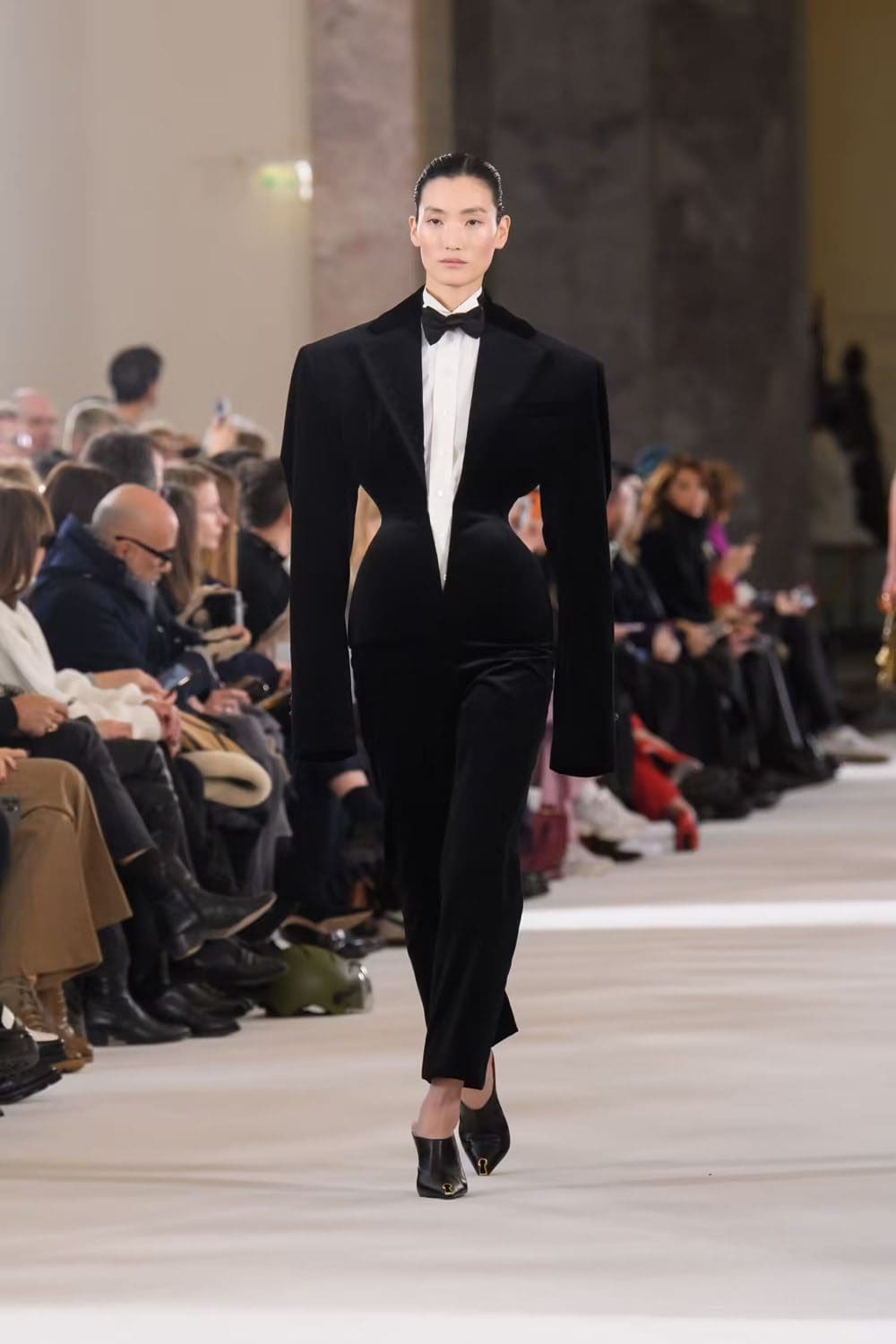 Schiaparelli Taxidermie Haute Couture Printemps Été 2023 Runway Magazine 22