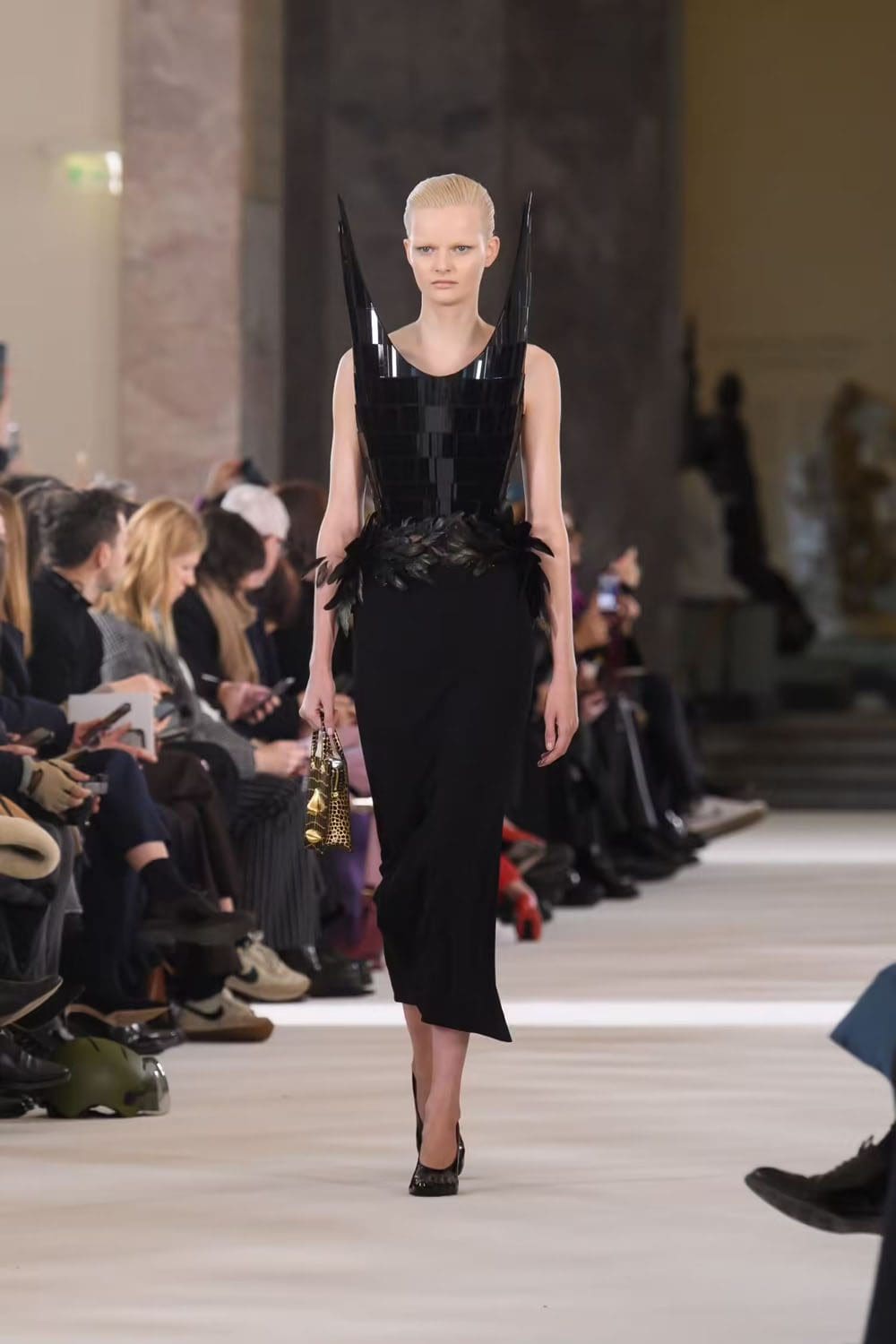 Schiaparelli Taxidermie Haute Couture Printemps Été 2023 Runway Magazine 24