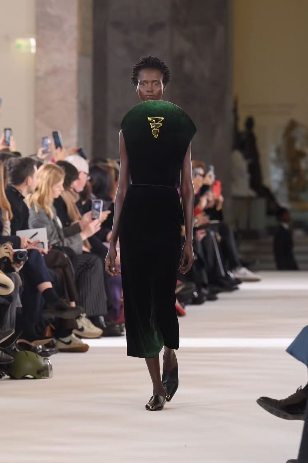 Schiaparelli Taxidermie Haute Couture Printemps Été 2023 Runway Magazine 27