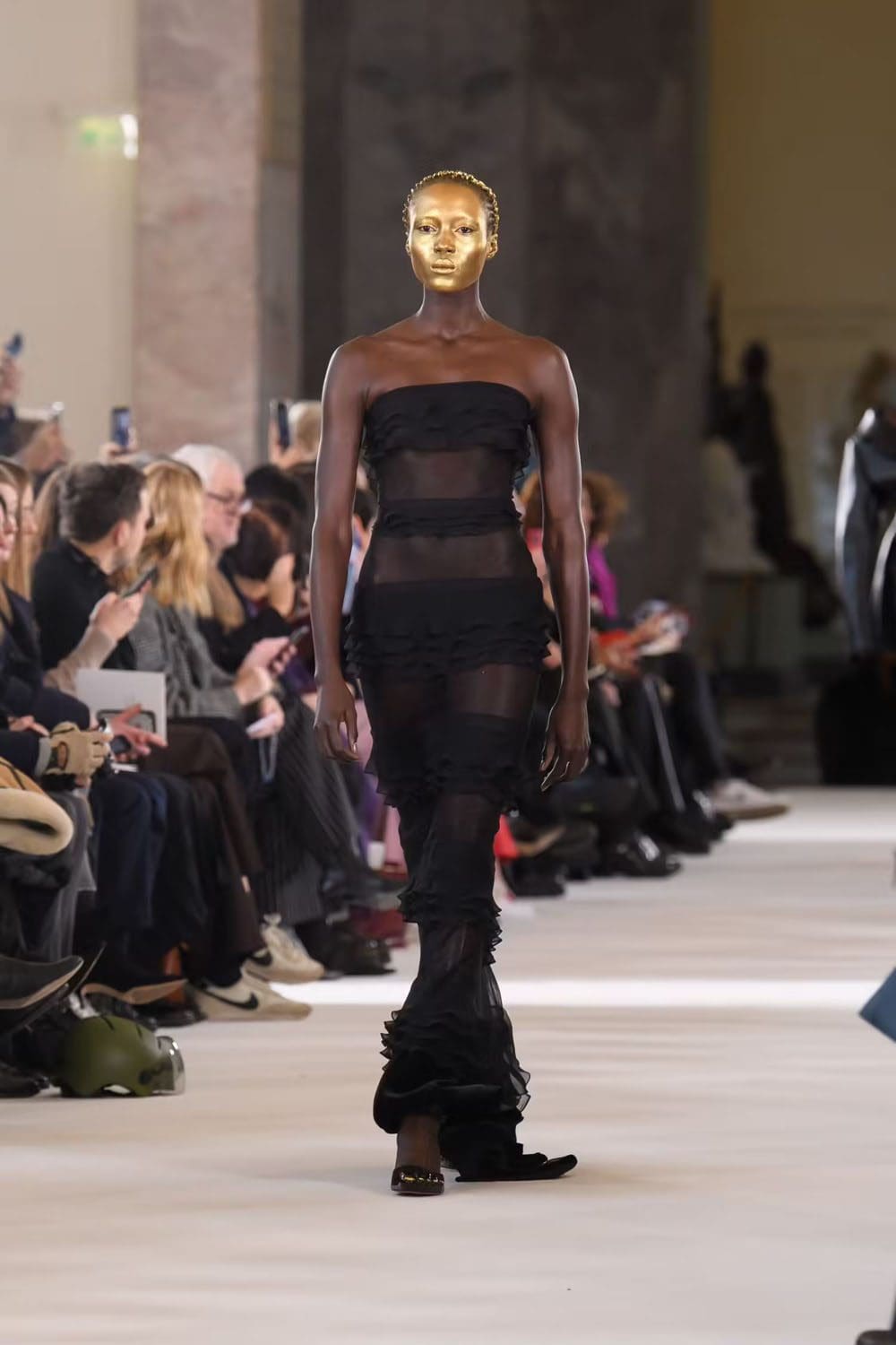 Schiaparelli Taxidermie Haute Couture Printemps Été 2023 Runway Magazine 32