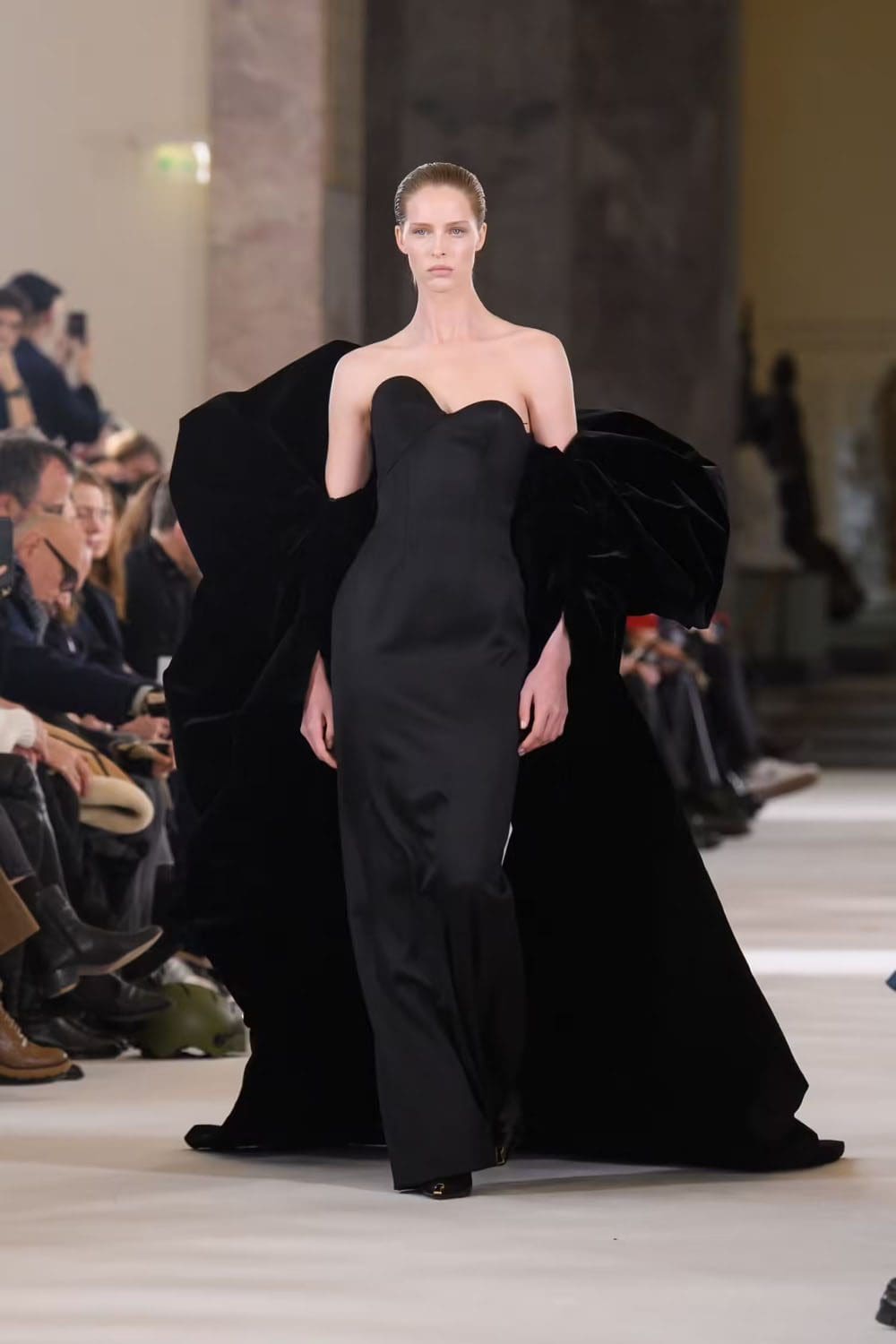 Schiaparelli Taxidermie Haute Couture Printemps Été 2023 Runway Revue 9 1