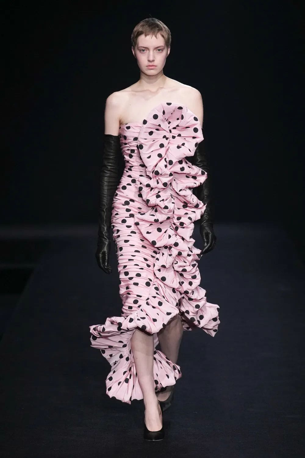Valentino Haute Couture Printemps Été 2023 Runway Magazine 22
