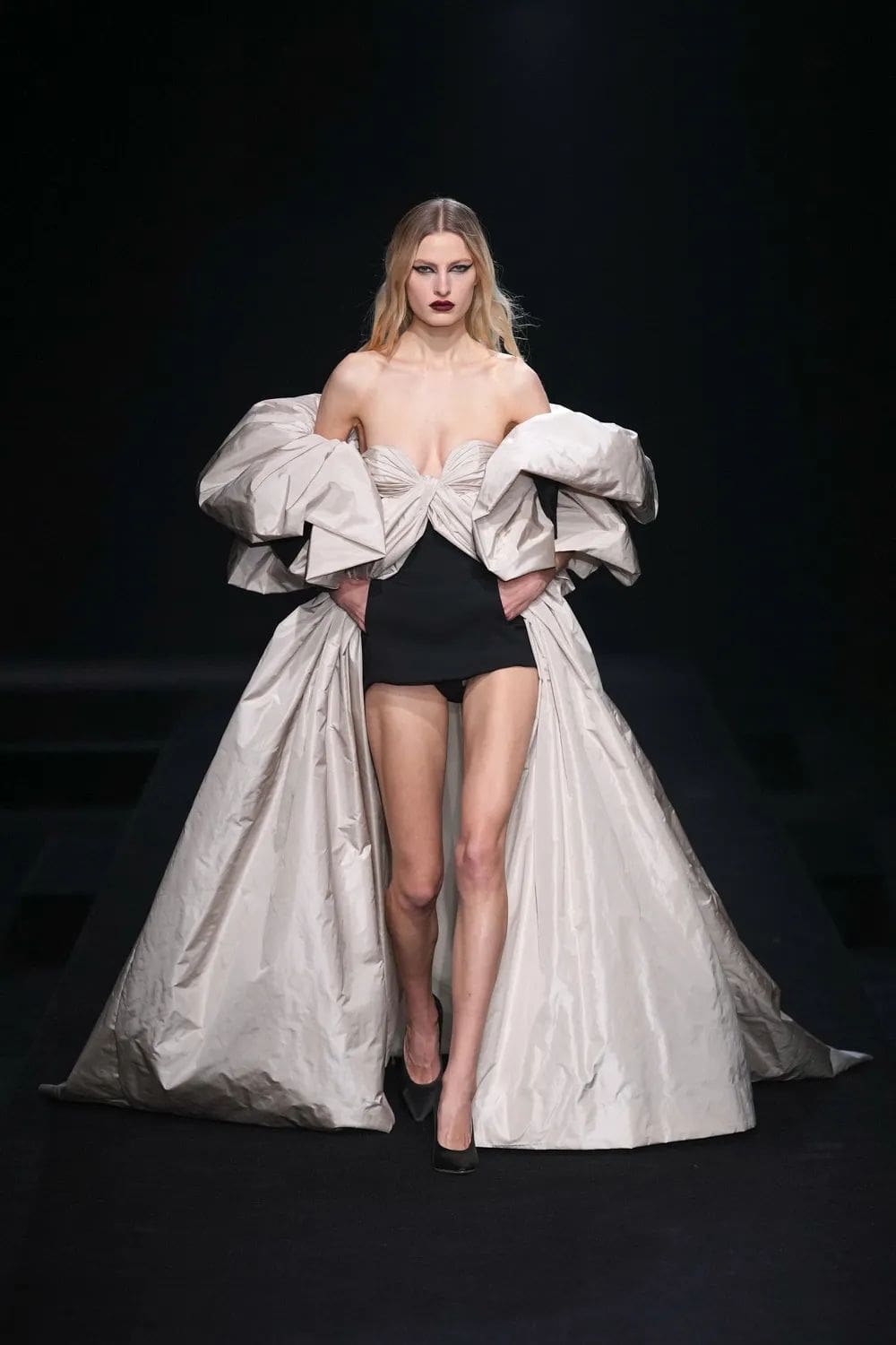 Valentino Haute Couture Printemps Été 2023 Runway Magazine 87