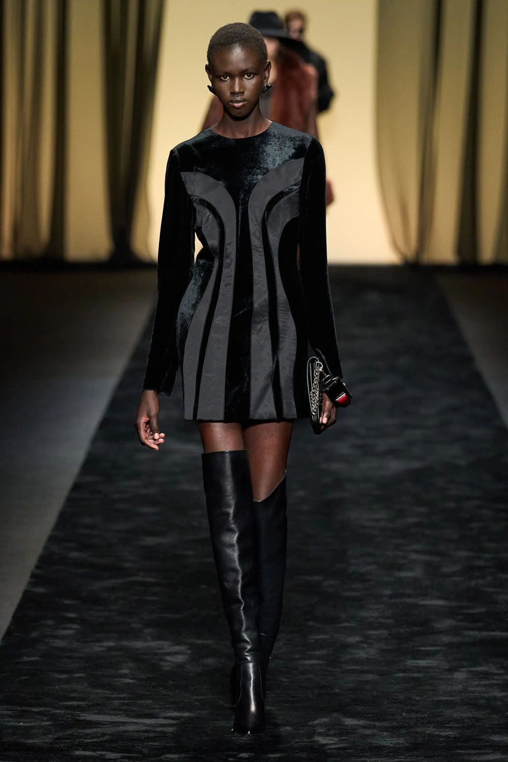 アルベルタ フェレッティ 秋冬 2023 2024 着用する準備ができて Runway 雑誌14