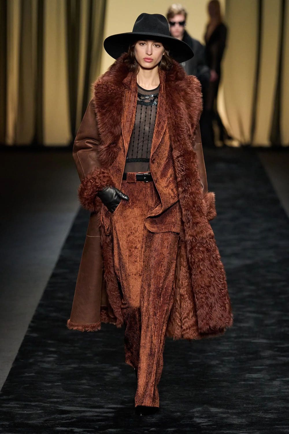 アルベルタ フェレッティ 秋冬 2023 2024 着用する準備ができて Runway 雑誌15