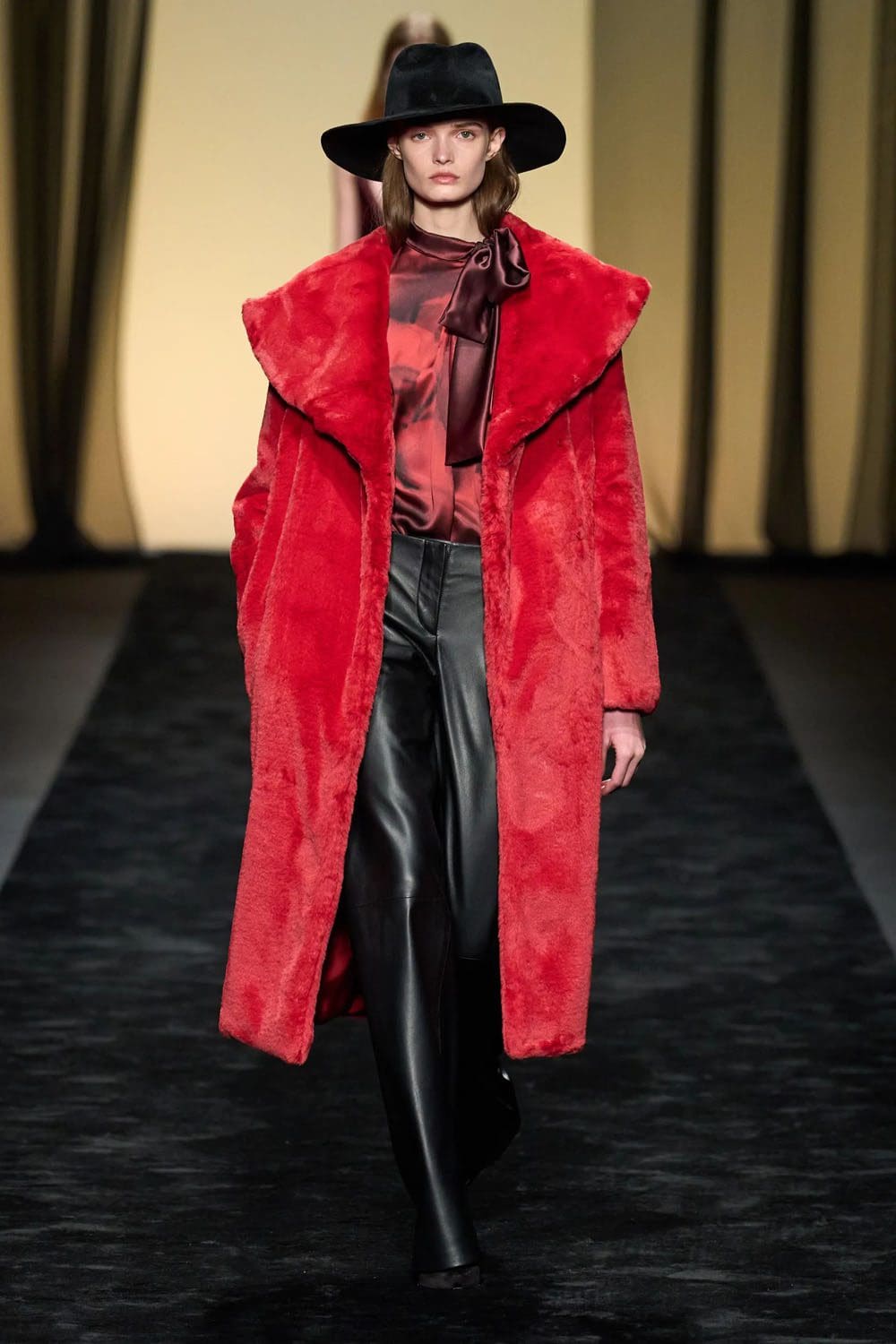 アルベルタ フェレッティ 秋冬 2023 2024 着用する準備ができて Runway 雑誌25