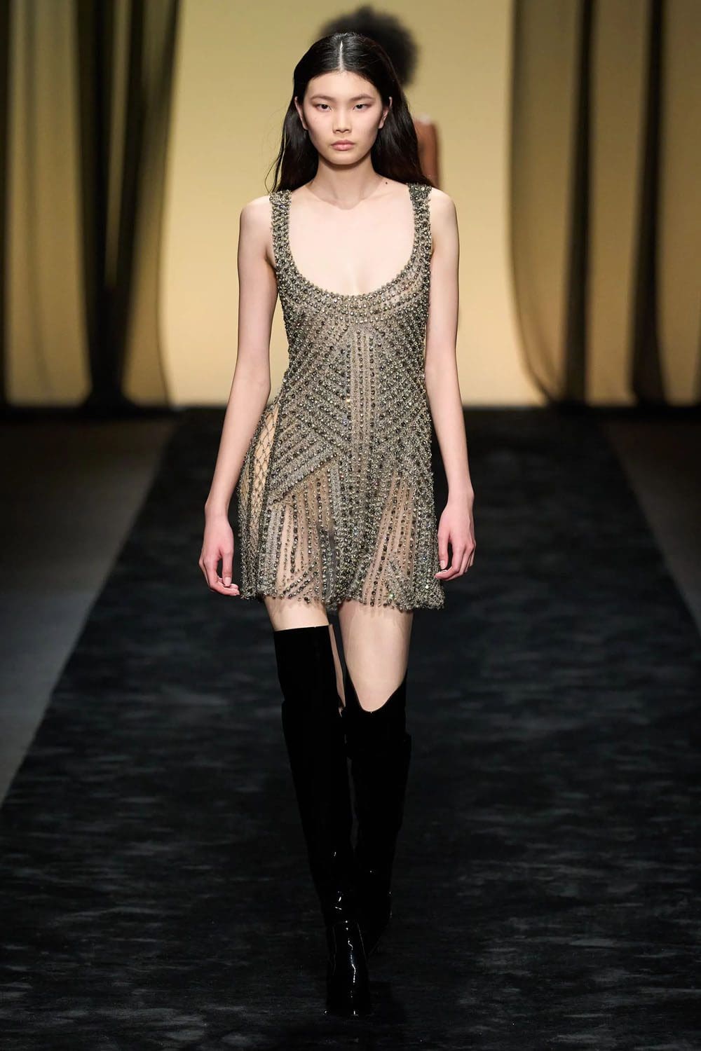 アルベルタ フェレッティ 秋冬 2023 2024 着用する準備ができて Runway 雑誌51