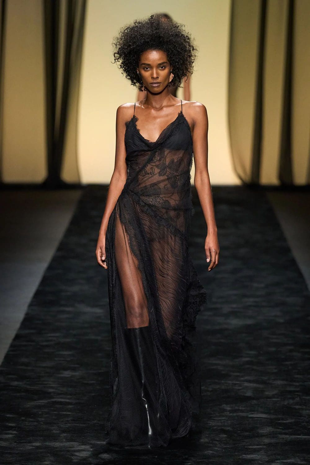 アルベルタ フェレッティ 秋冬 2023 2024 着用する準備ができて Runway 雑誌52