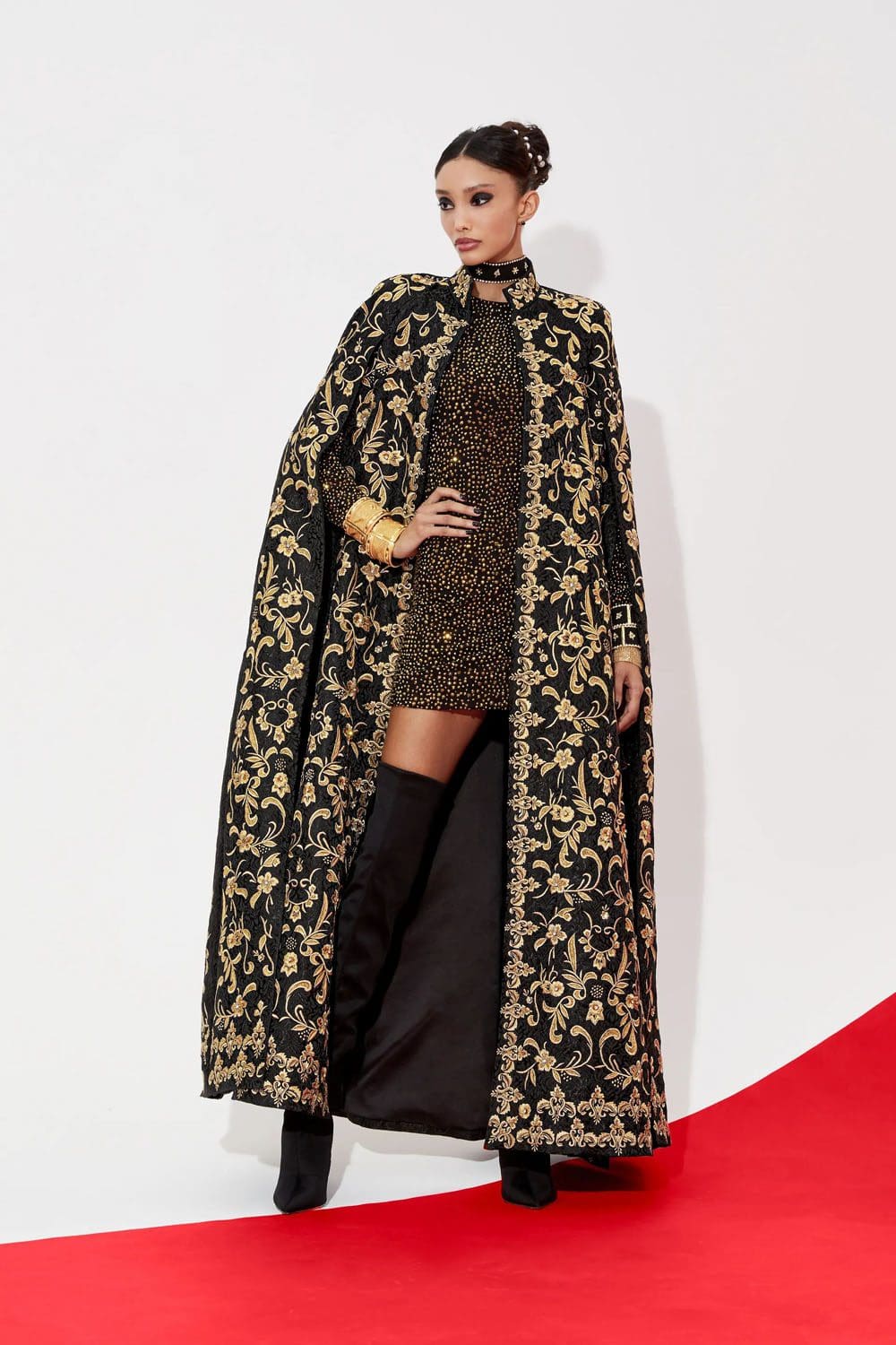 AliceOlivia Fall Winter 2023 2024 New York Runway Magazine 22