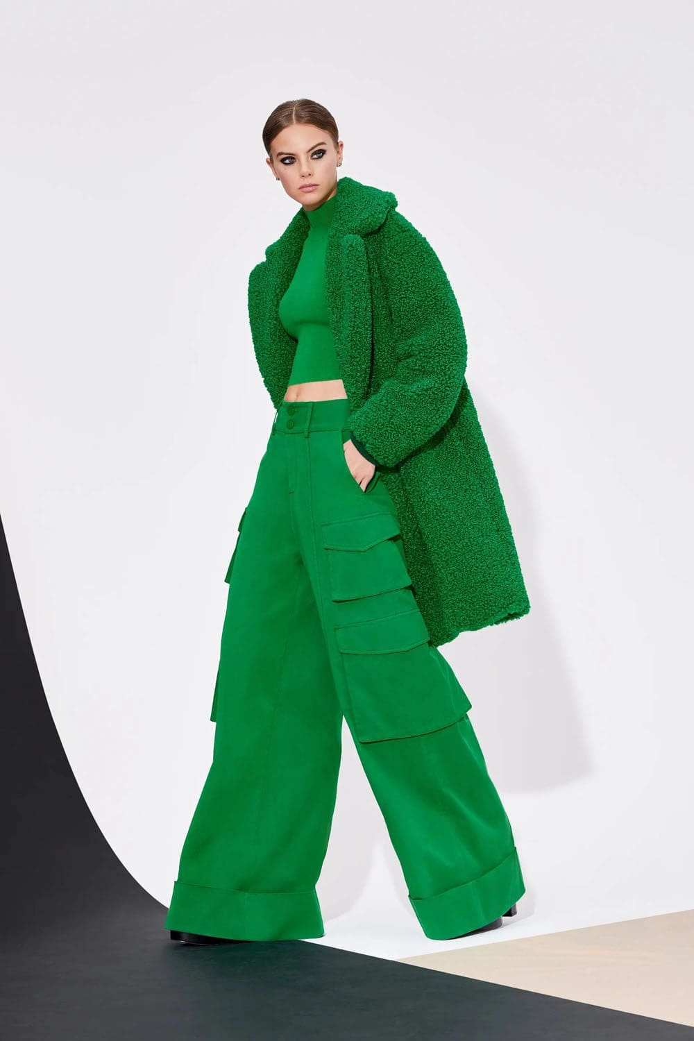 AliceOlivia Fall Winter 2023 2024 New York Runway Magazine 4