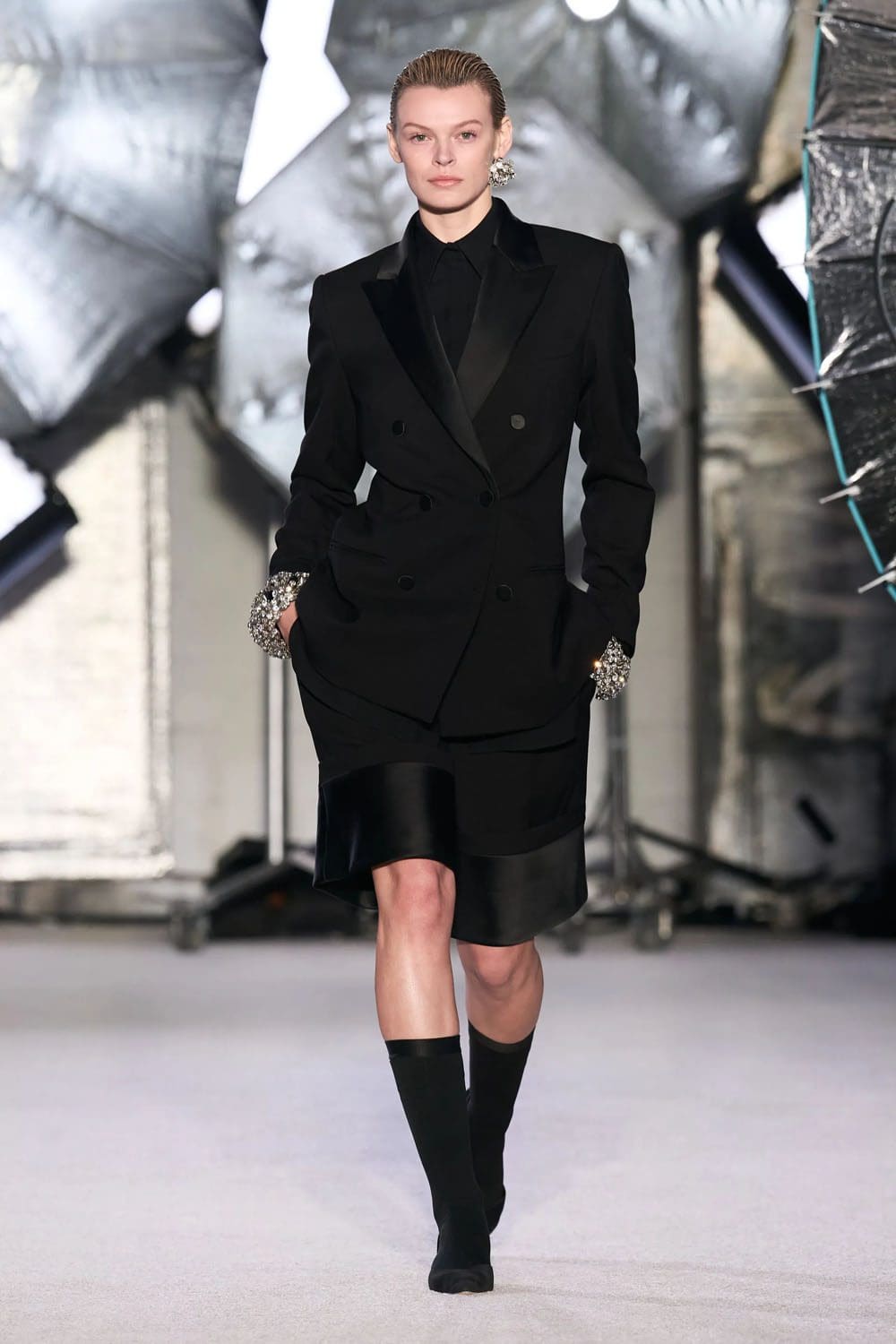 ブランドン・マクスウェル 秋冬 2023 2024 Runway 雑誌1