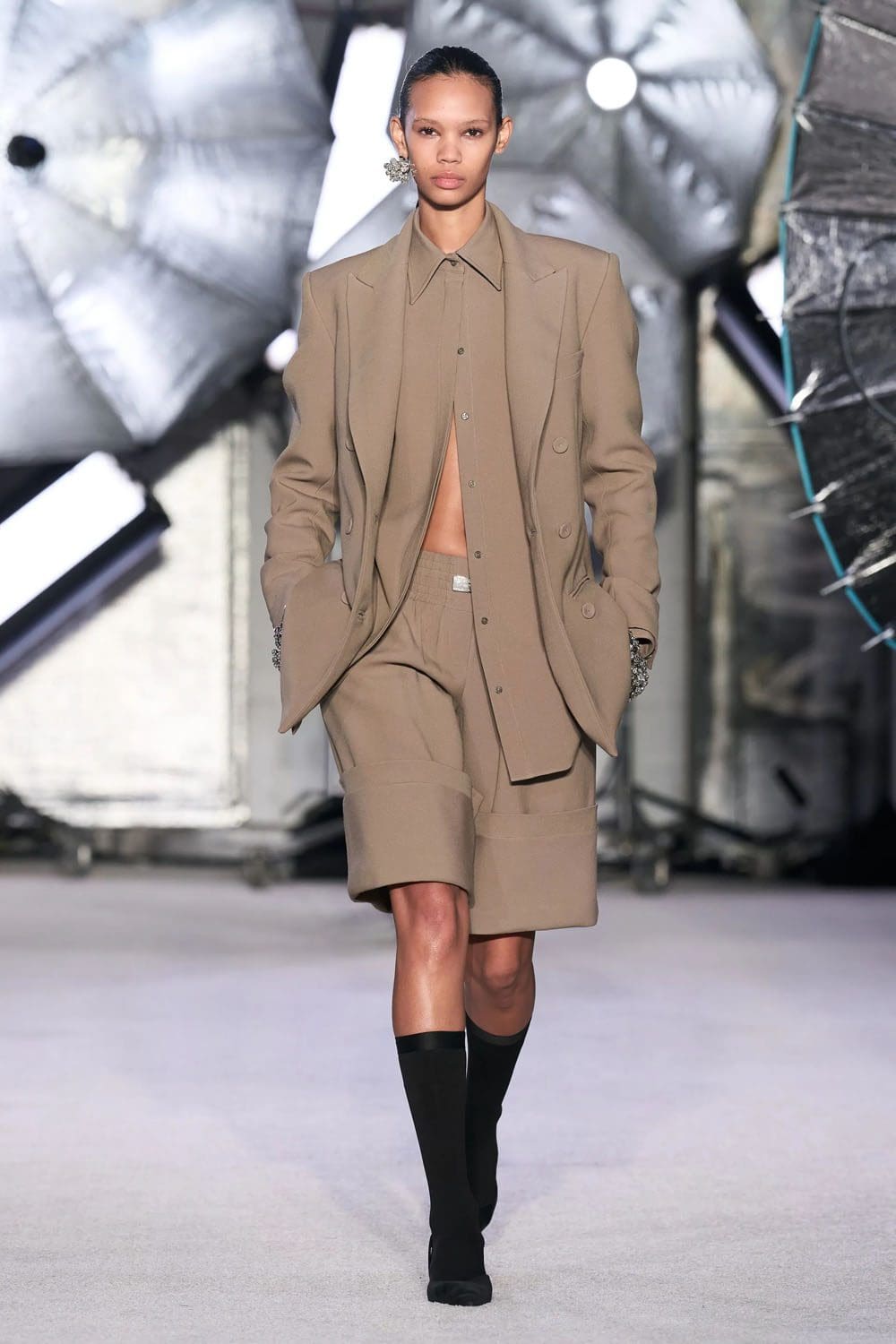 ブランドン・マクスウェル 秋冬 2023 2024 Runway 雑誌13