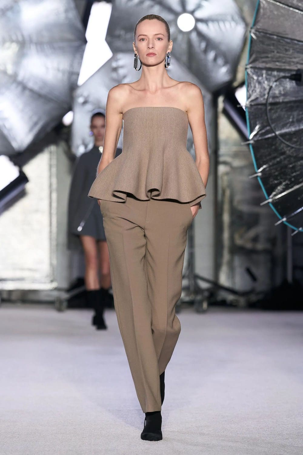 ブランドン・マクスウェル 秋冬 2023 2024 Runway 雑誌21