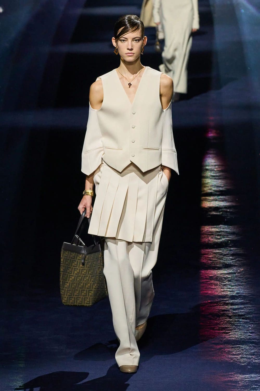 Fendi Fall Winter 2023 2024 Milan Runway Magazine 26