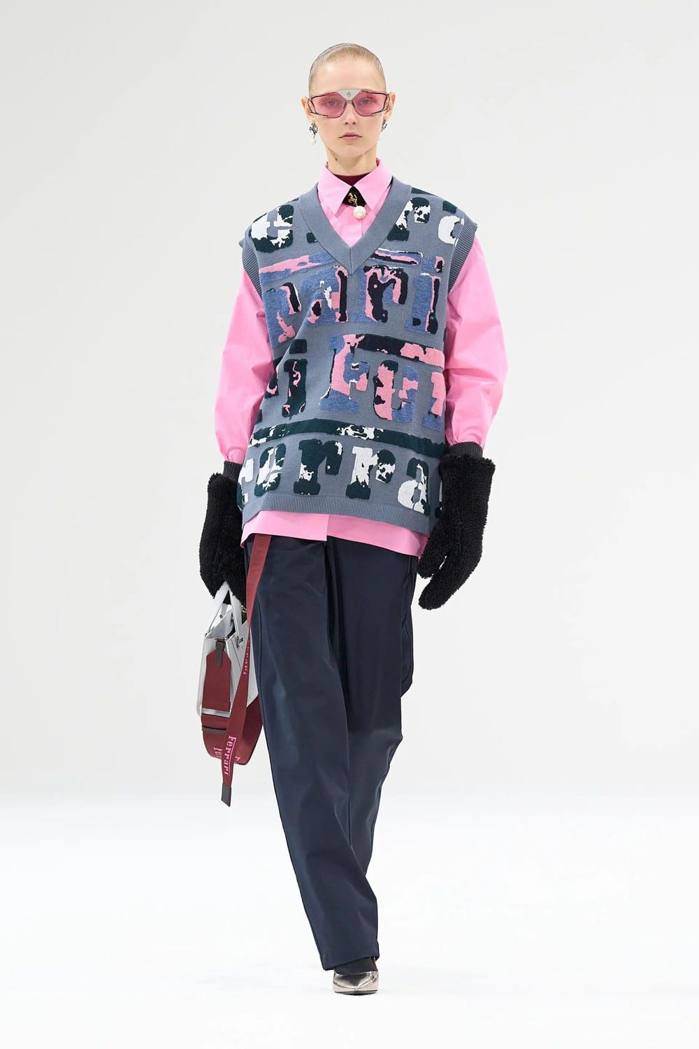 フェラーリ秋冬 2023 2024 ミラノ Runway 雑誌19