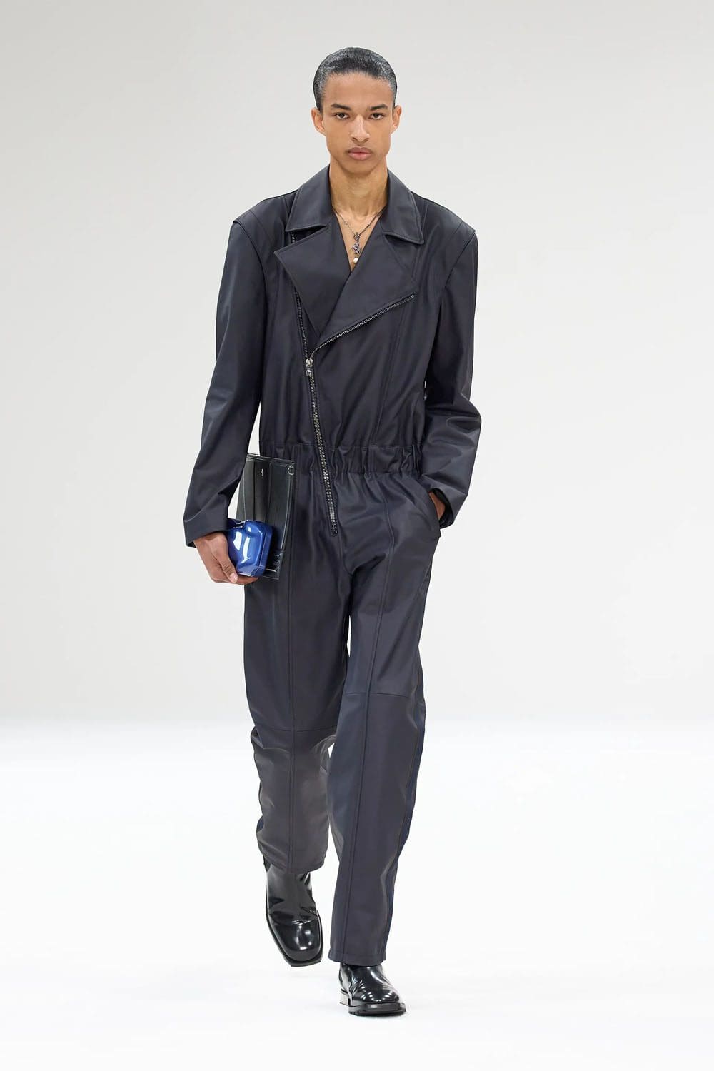 フェラーリ秋冬 2023 2024 ミラノ Runway 雑誌9