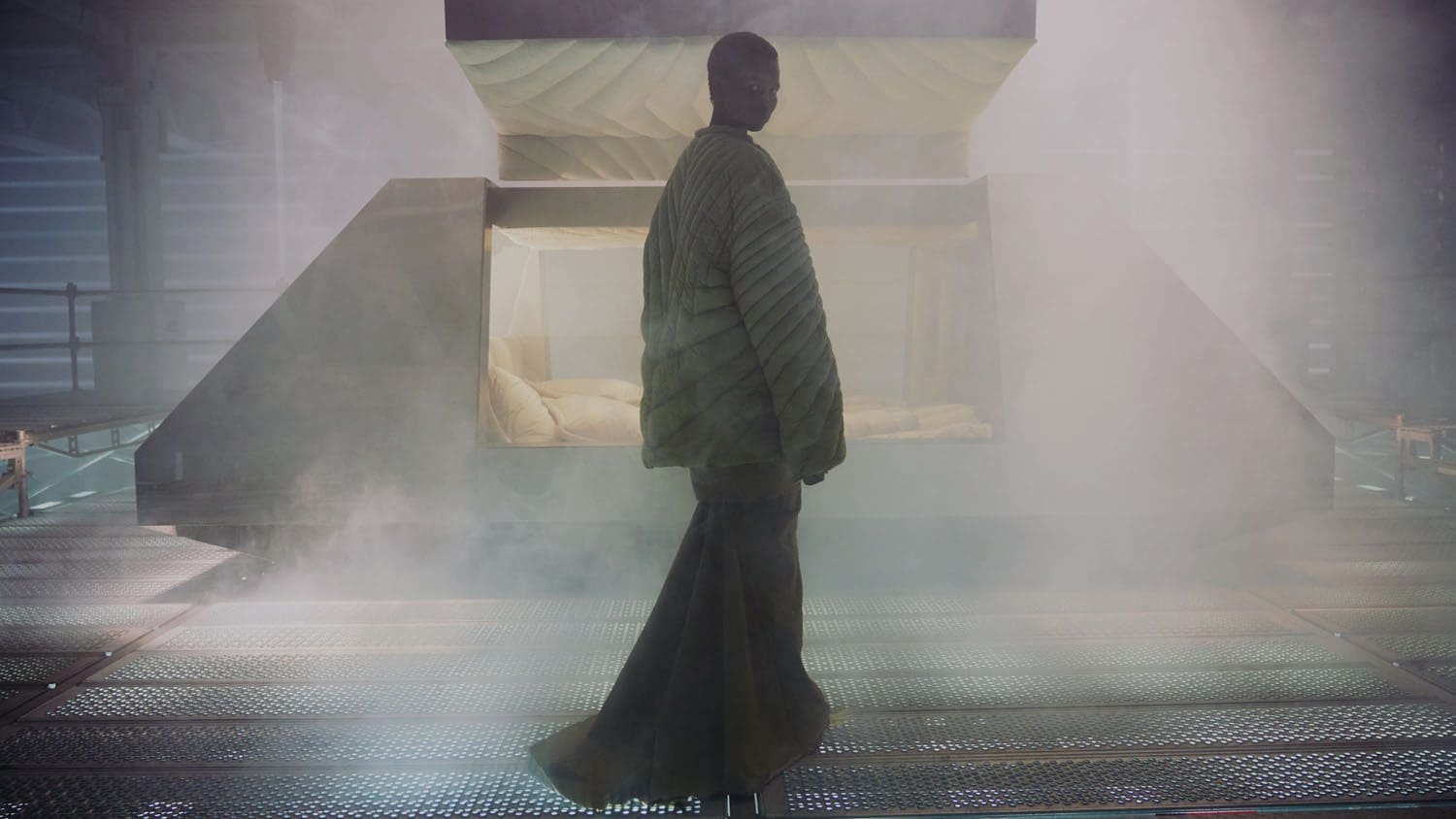 GENIUS23 AO ENFOQUE DEL PRODUCTO RICK OWENS 5 16x9 300dpi HR